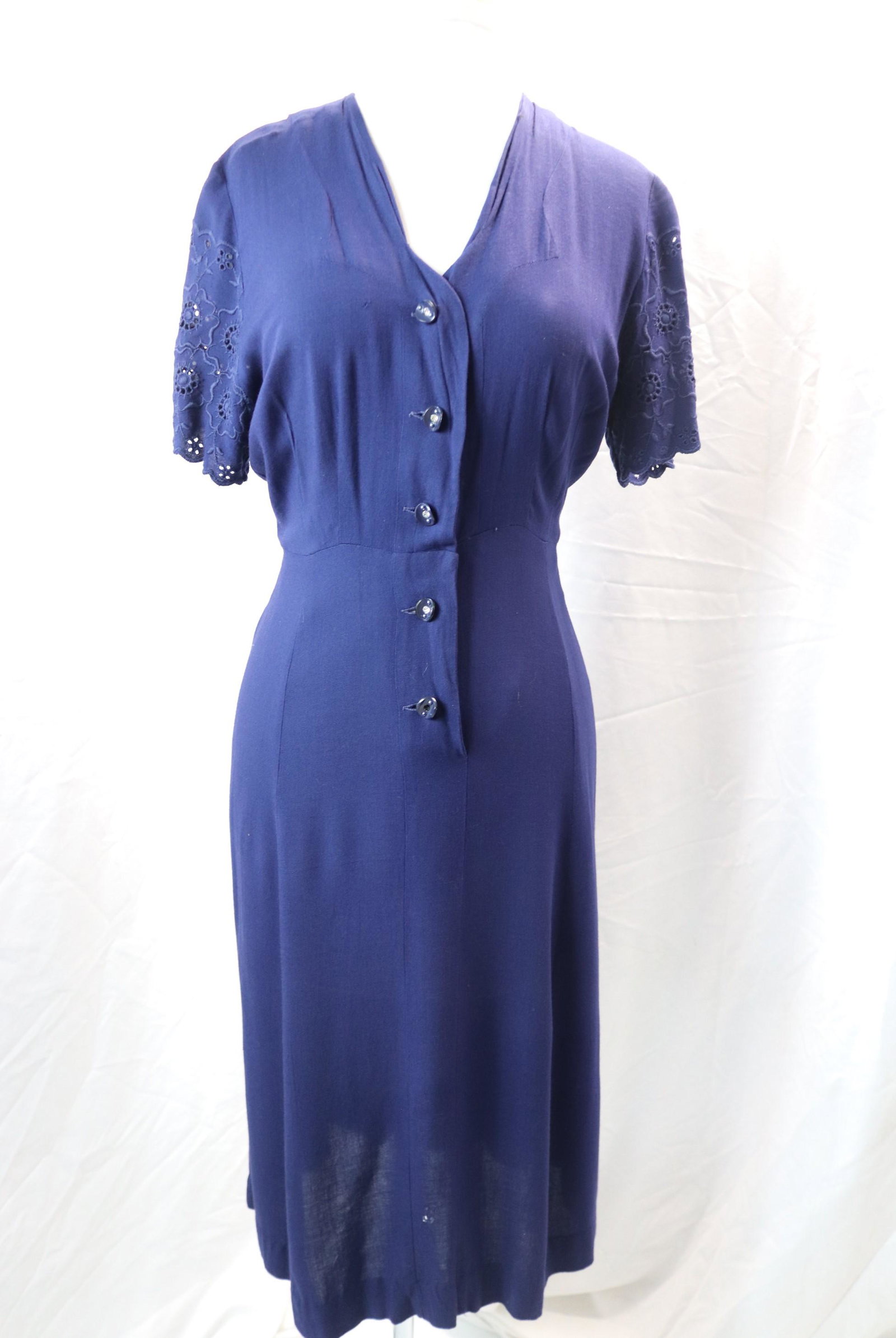 Vintage 1940's Martha Manning Navy Blue & Eyelet Button Front Dress (1 of 10)