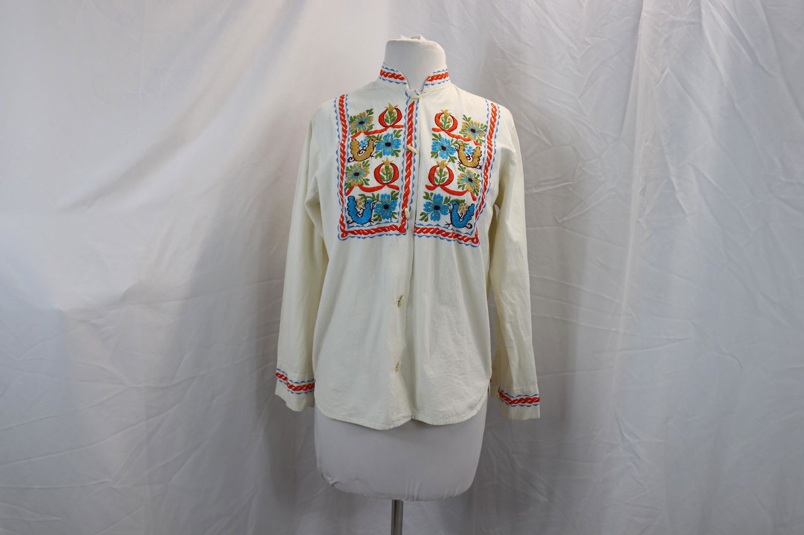 Vintage 1960's White Cotton Blouse with Dutch Style Embroidery (1 of 4)