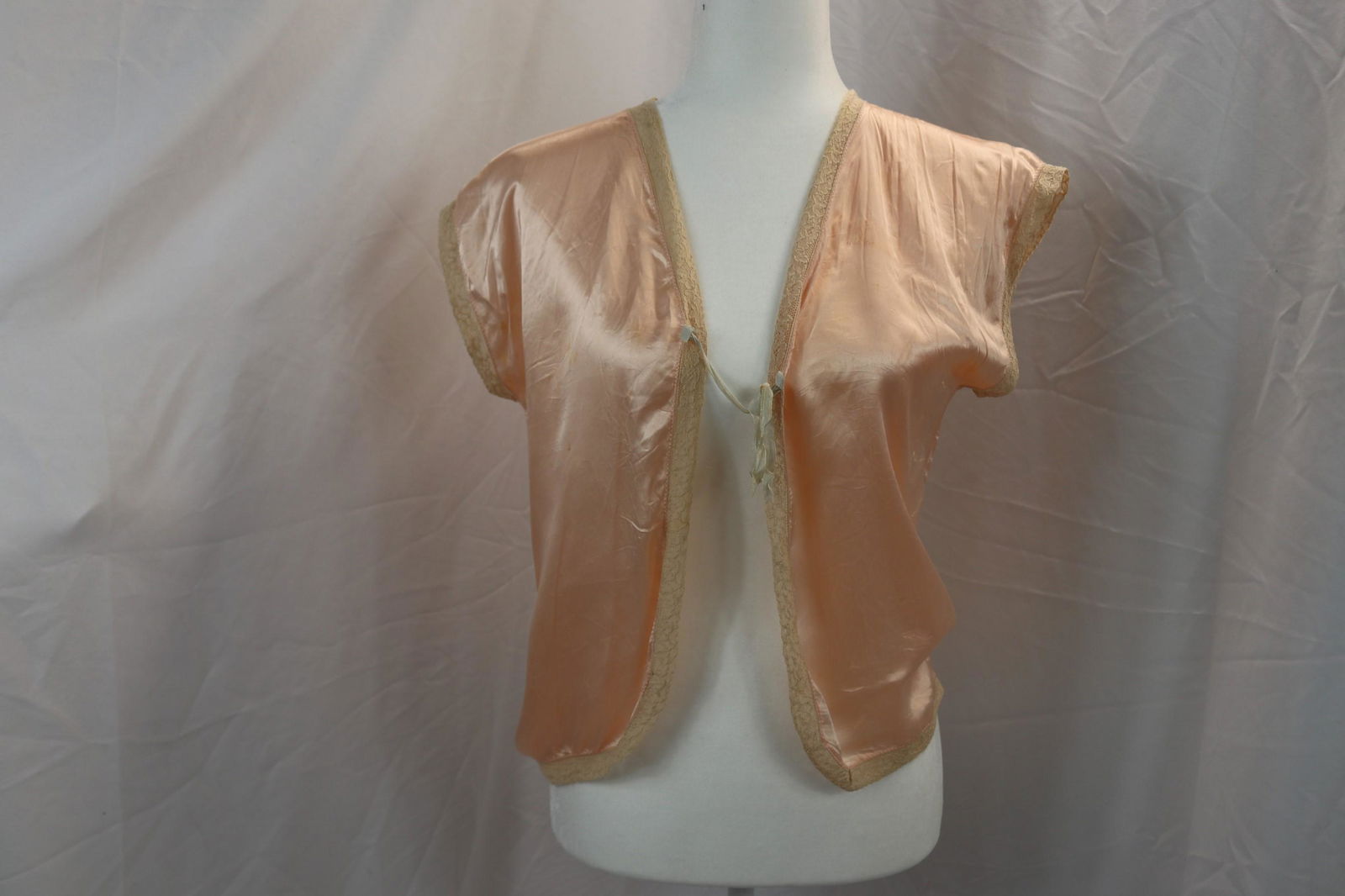 Vintage 1930's Peach Silk/Rayon & Lace Bed Jacket (1 of 10)