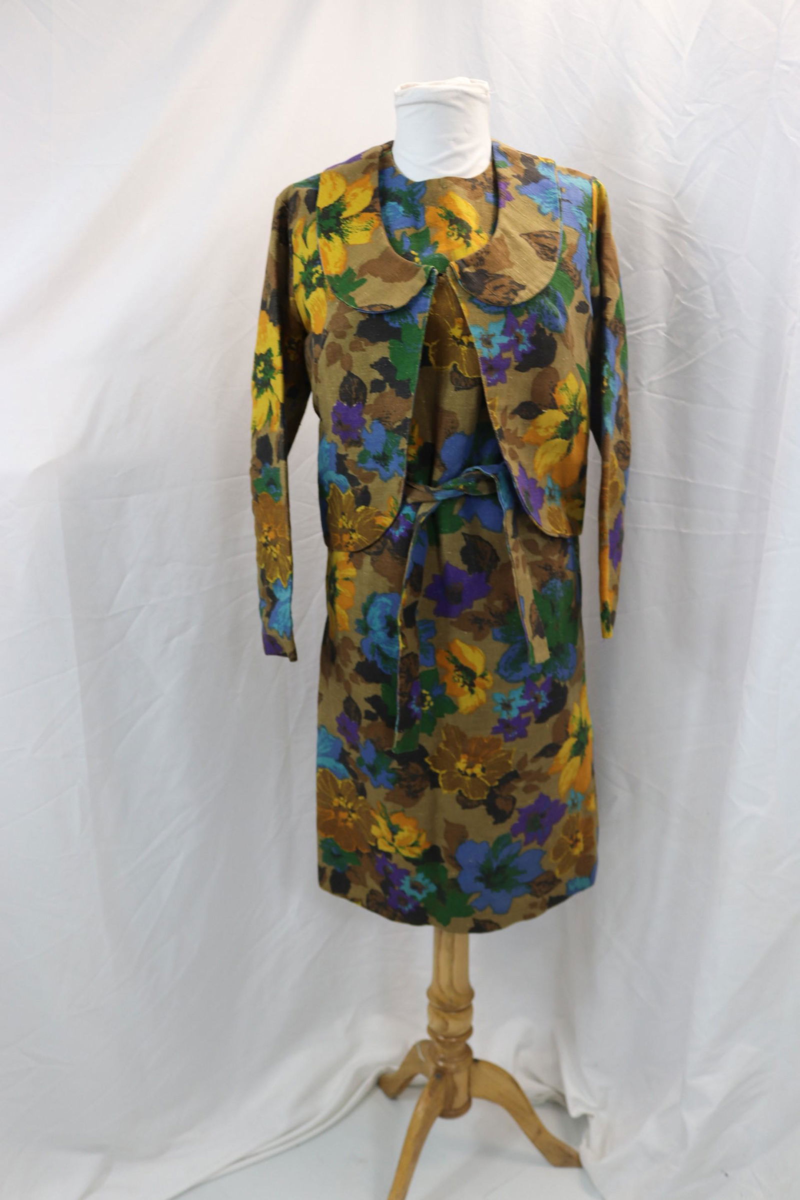 Vintage 1960's Linen Silk Screen Brown Floral Shift & Jacket (1 of 4)