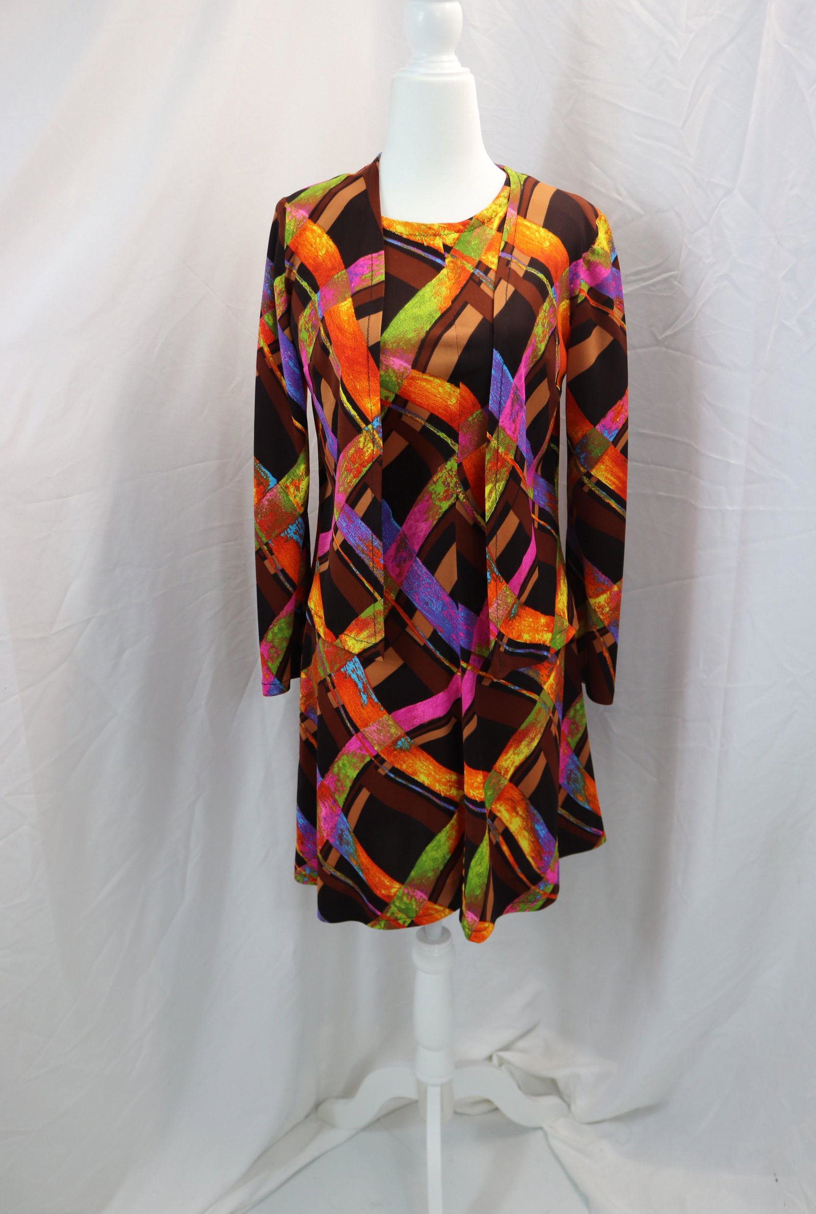 Vintage 1970's Specially Hand Made by Lois B Moore, 2 Piece Abstract Dress Set: approx. 36 bust, 28 waist, good condition, see photo's