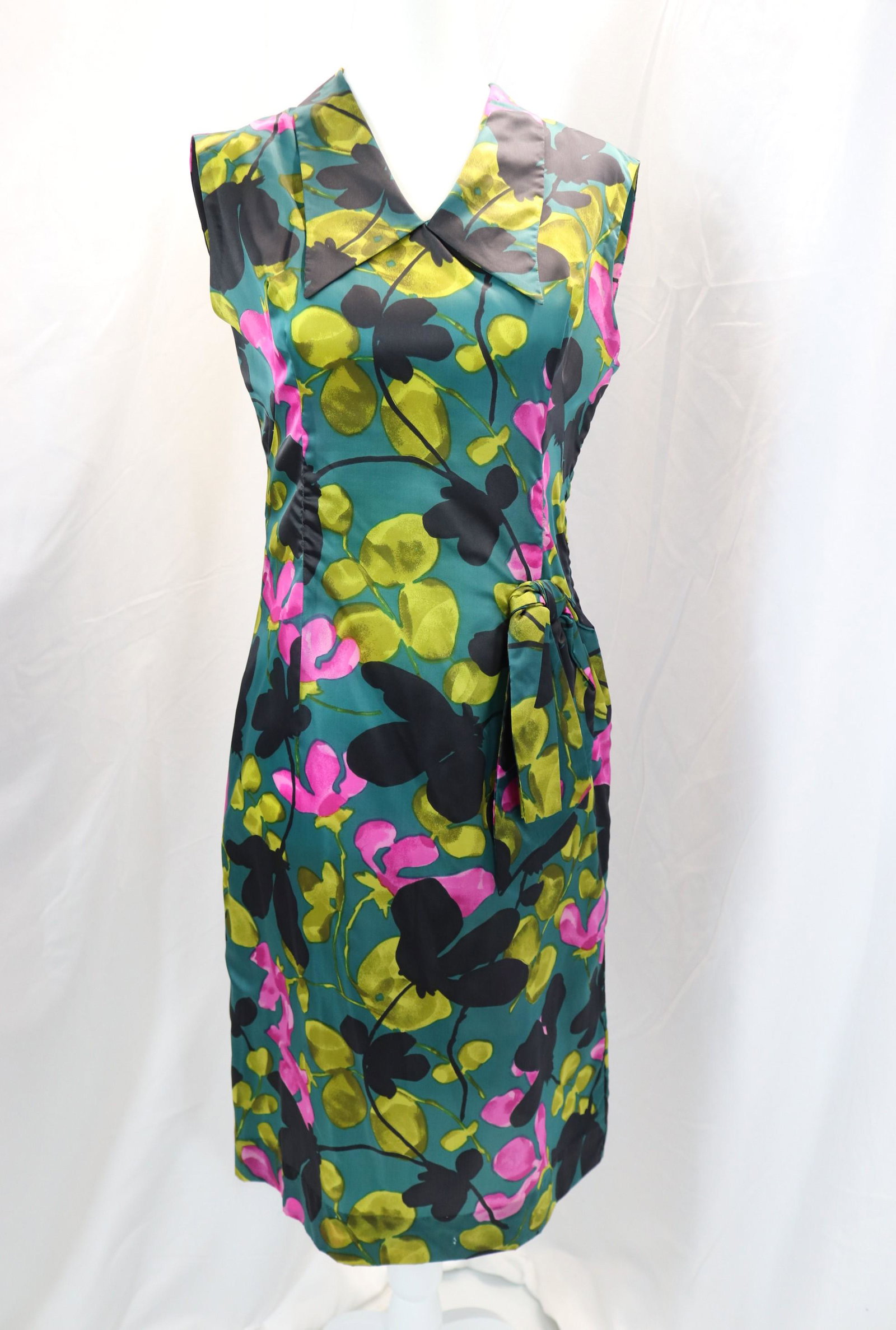 vintage 1960's satin green floral cocktail dress: approx. 36 bust, 28 waist, 36 hips, good condition, see photos