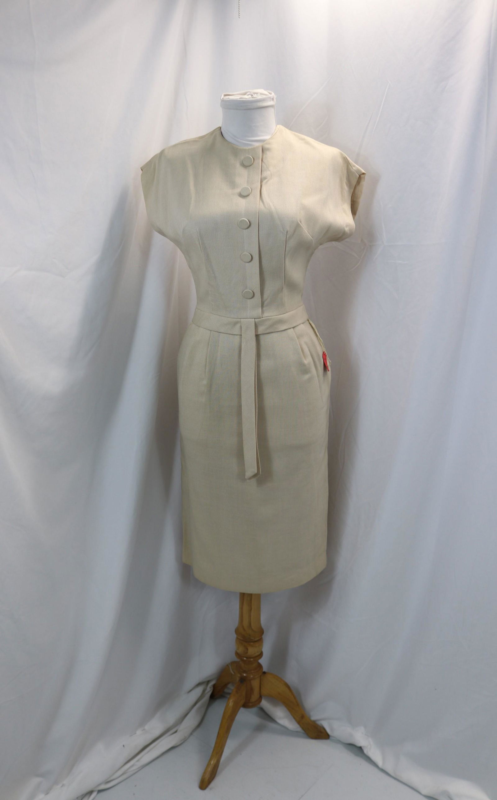 vintage 1960's old store stock tan linen sheath dress: approx. 32 bust, 24 waist, 36 hip, good condition, see photos