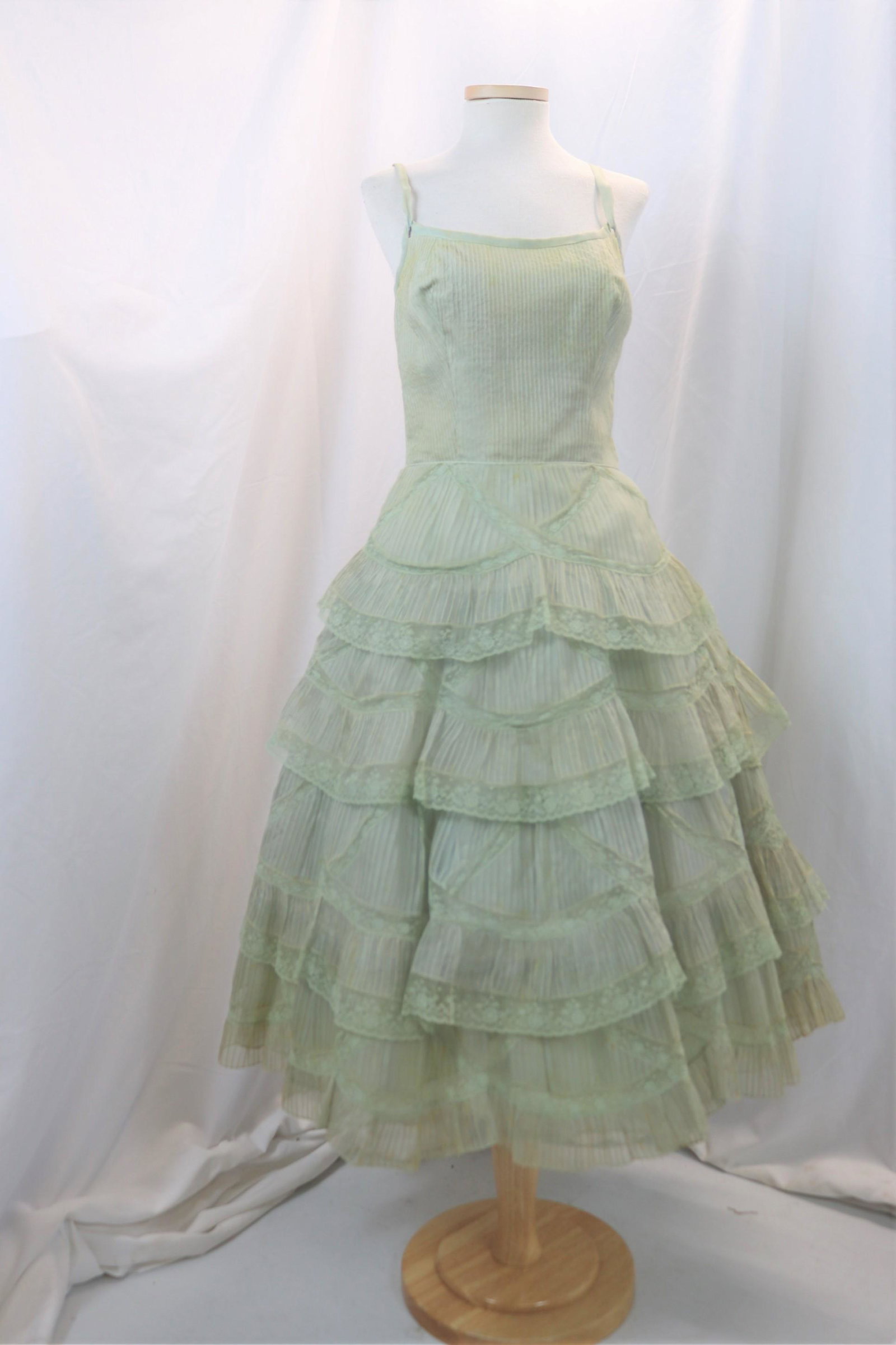 vintage 1950's pin tucked & layered lace party dress: approx. 30 bust, 24 waist, lace needs seam repair & staining, see photos