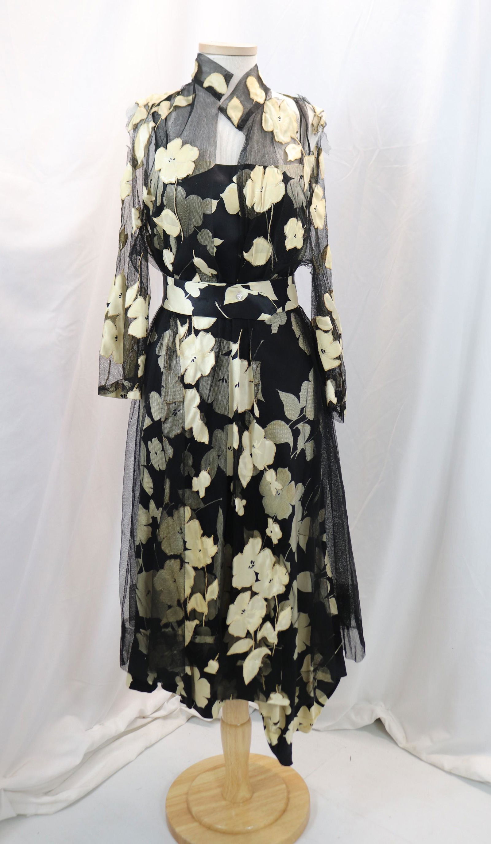 vintage 1960's black & white floral 3 piece dress set (1 of 12)