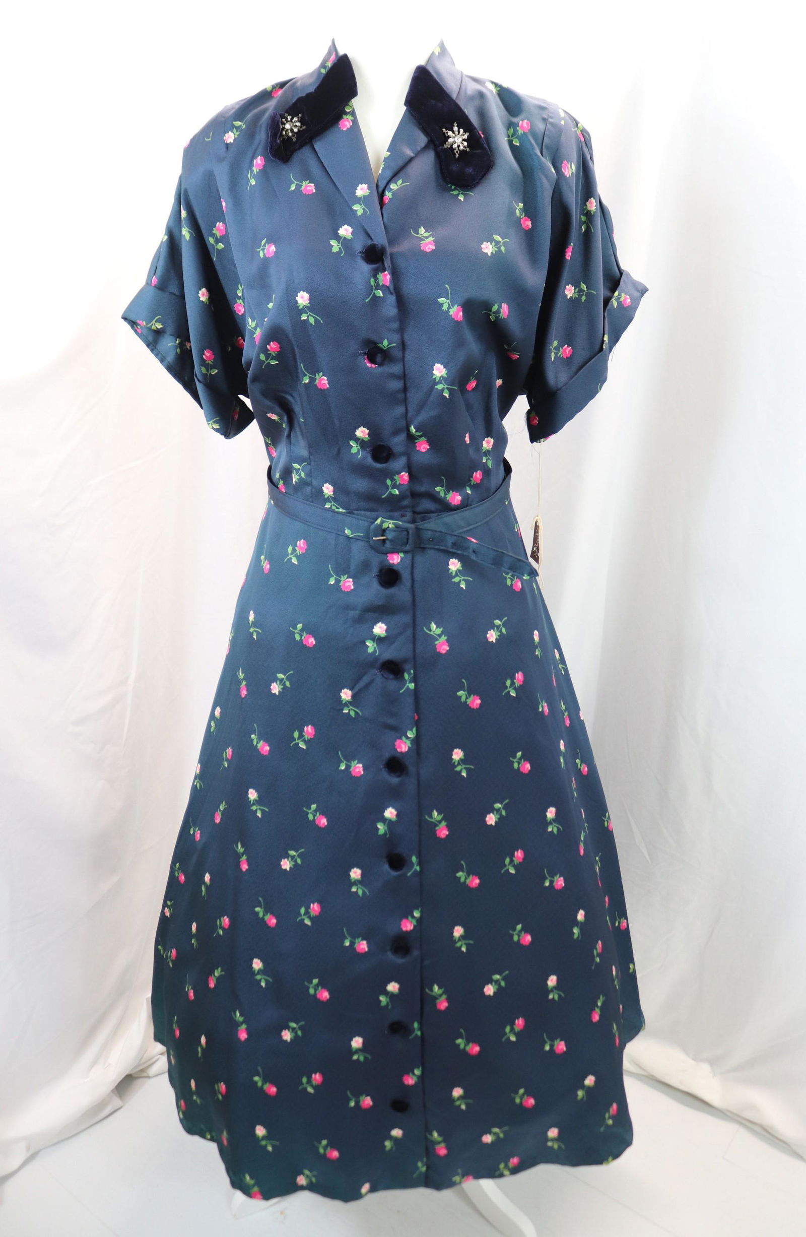 vintage 1940-50's blue rose print & velvet old store stock dress (1 of 10)