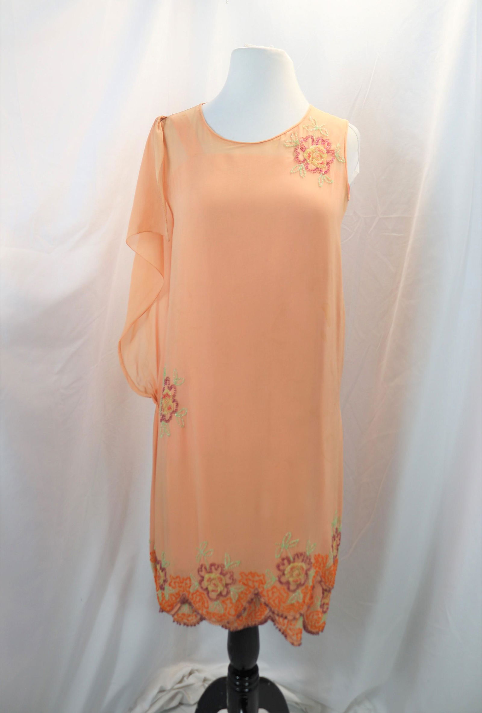 vintage 1920's peach silk & beaded 2 piece flapper dress (1 of 16)
