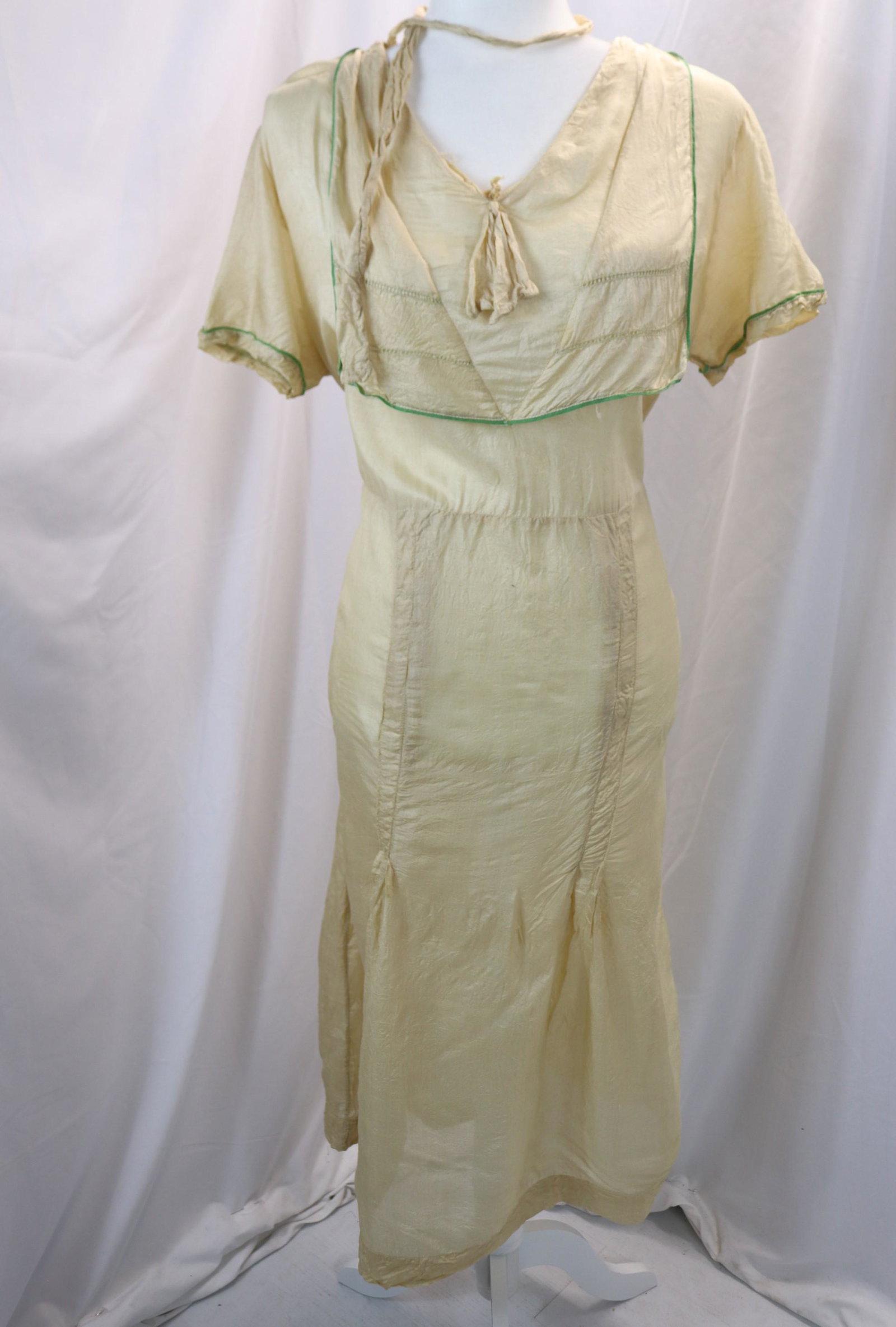 vintage 1920's tan silk with green trim day dress: approx. 44 bust, 40 waist, some silk fray, need seam repair, at least 1 stain, see photos