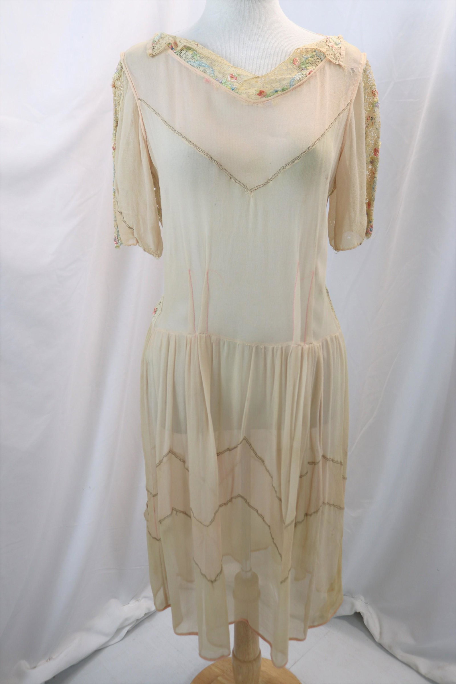 vintage 1920's silk & embroidered lace summer dress: approx. 34 bust, 29 waist, has stains & holes, see photos