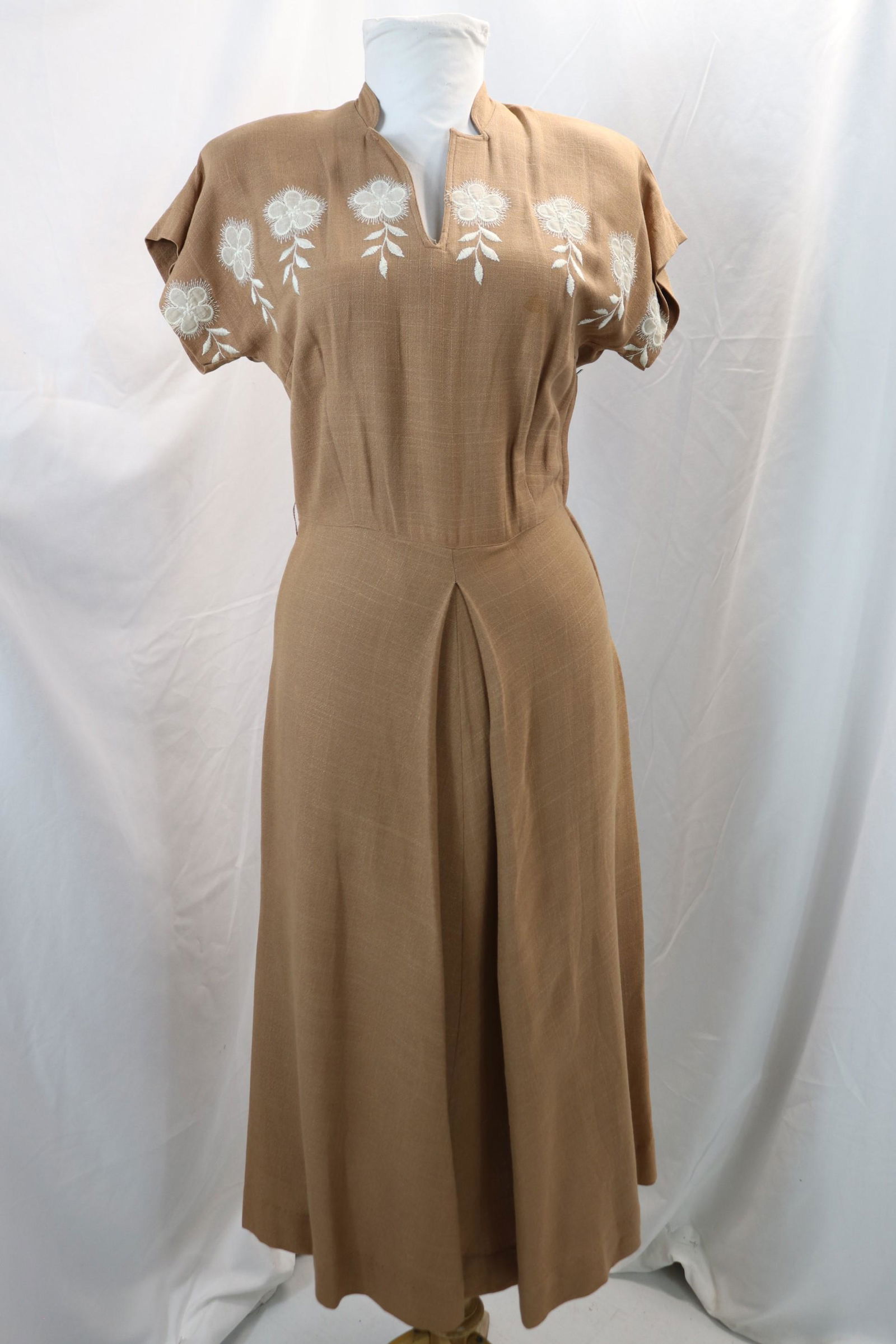 vintage 1950's Lenny brown linen with white flowers fit & flare dress: approx. 34 bust, 26 waist, has stain, see photos