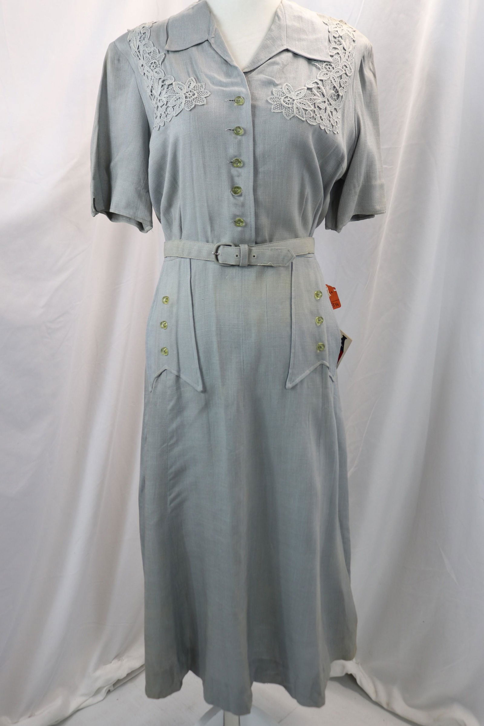 vintage 1950's House of Shroiers gray linen dress with applied lace old store stock: approx. 42 bust, 34 waist, some light stains ,has original tags, see photos
