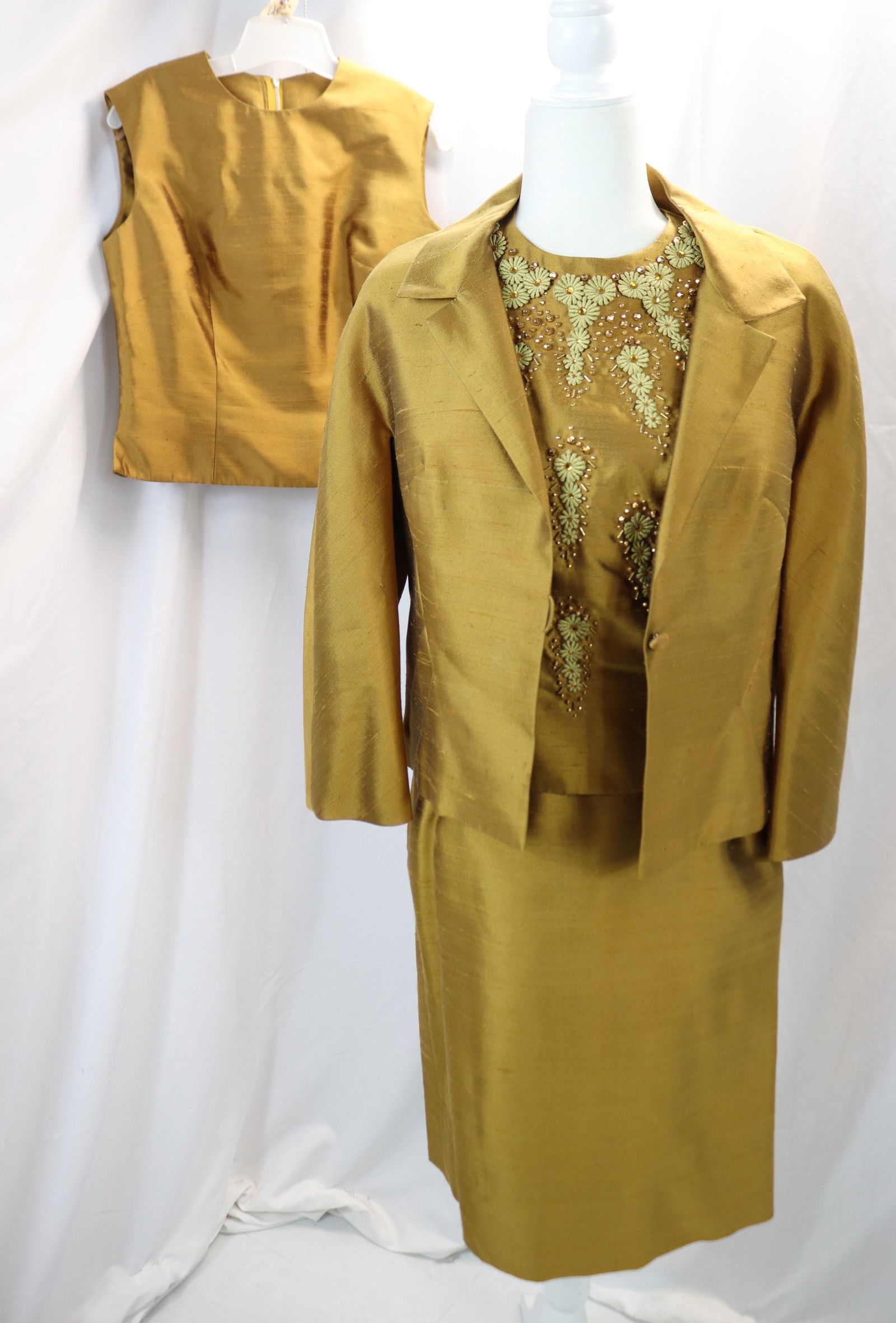 vintage 1960's Jacobson's gold silk 4 piece custom made skirt set (1 of 8)