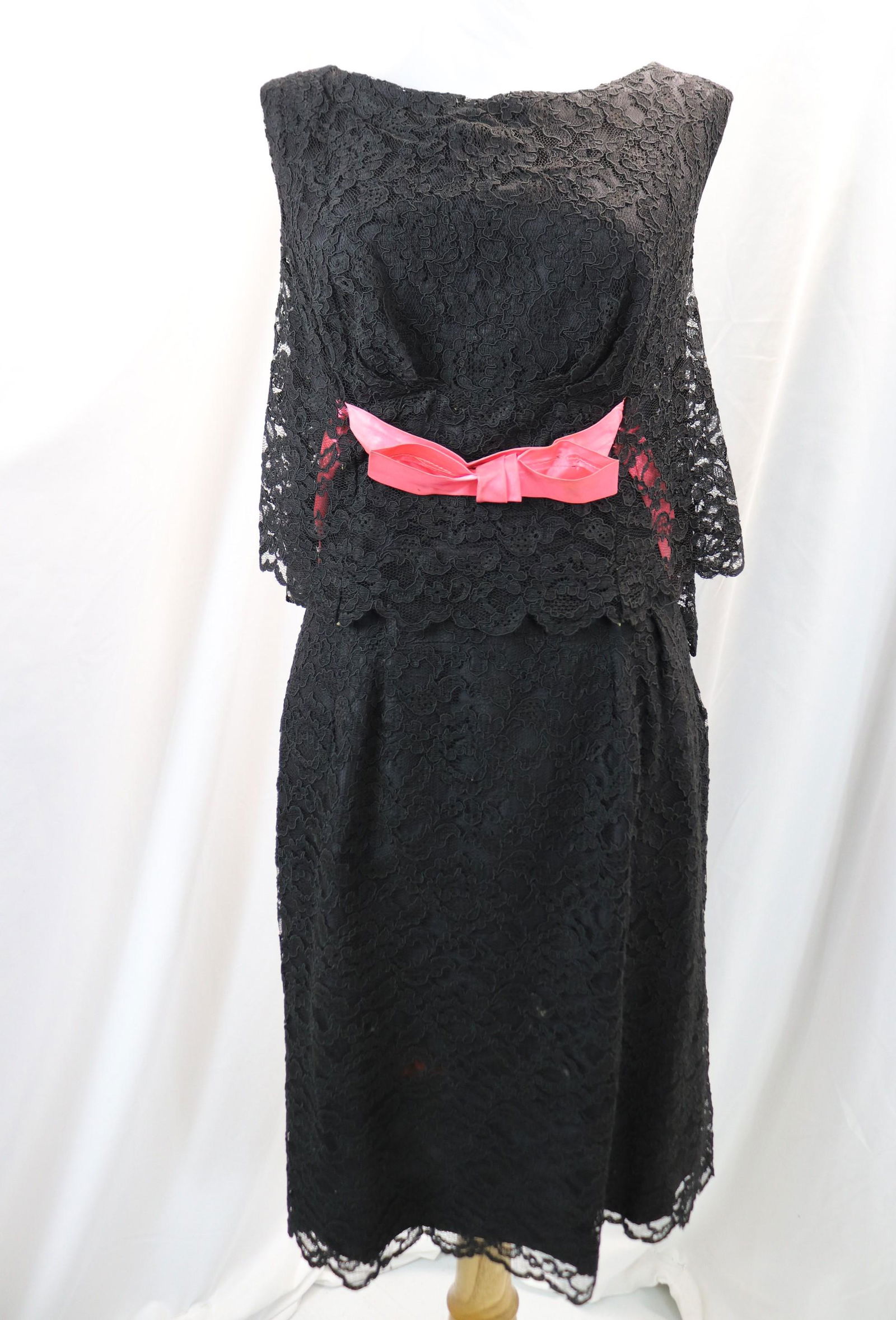 vintage 1950's black lace cocktail dress (1 of 12)