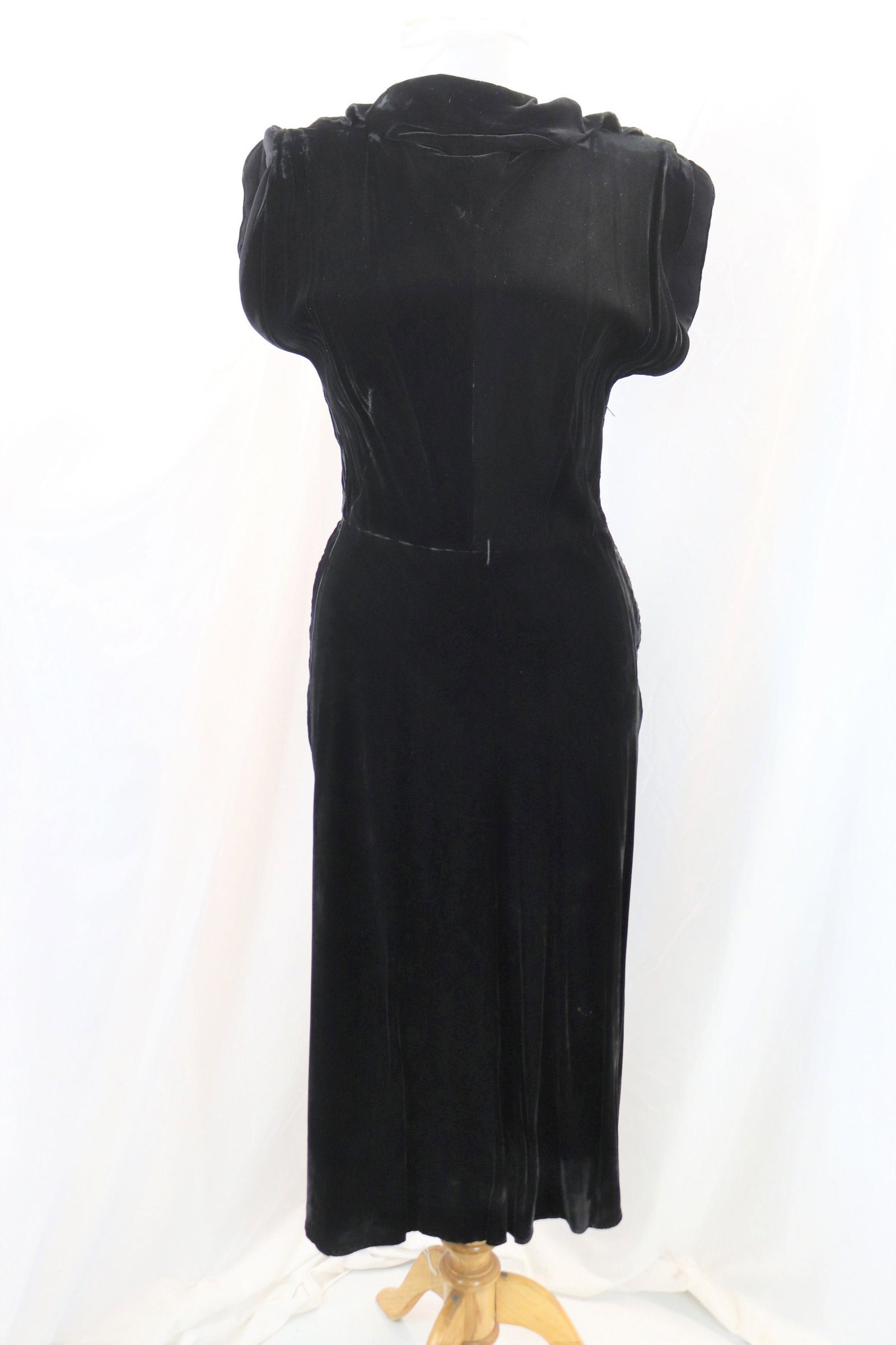 vintage 1940's black velvet cowl neck dress: approx. 34 bust, 26 1/2 waist, lining on shoulder is ripped, needs hemming, someone let out both side seams, see photos