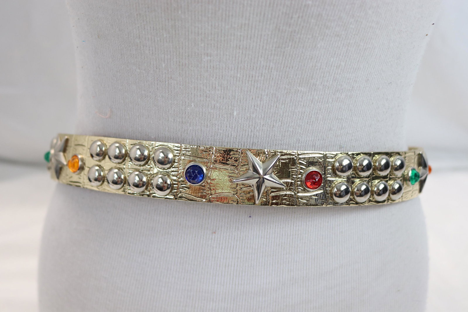 Vintage 1960's Gold Belt with Large Colorful Rhinestones: approx. 32 to 37 inches, good condition, see photo's