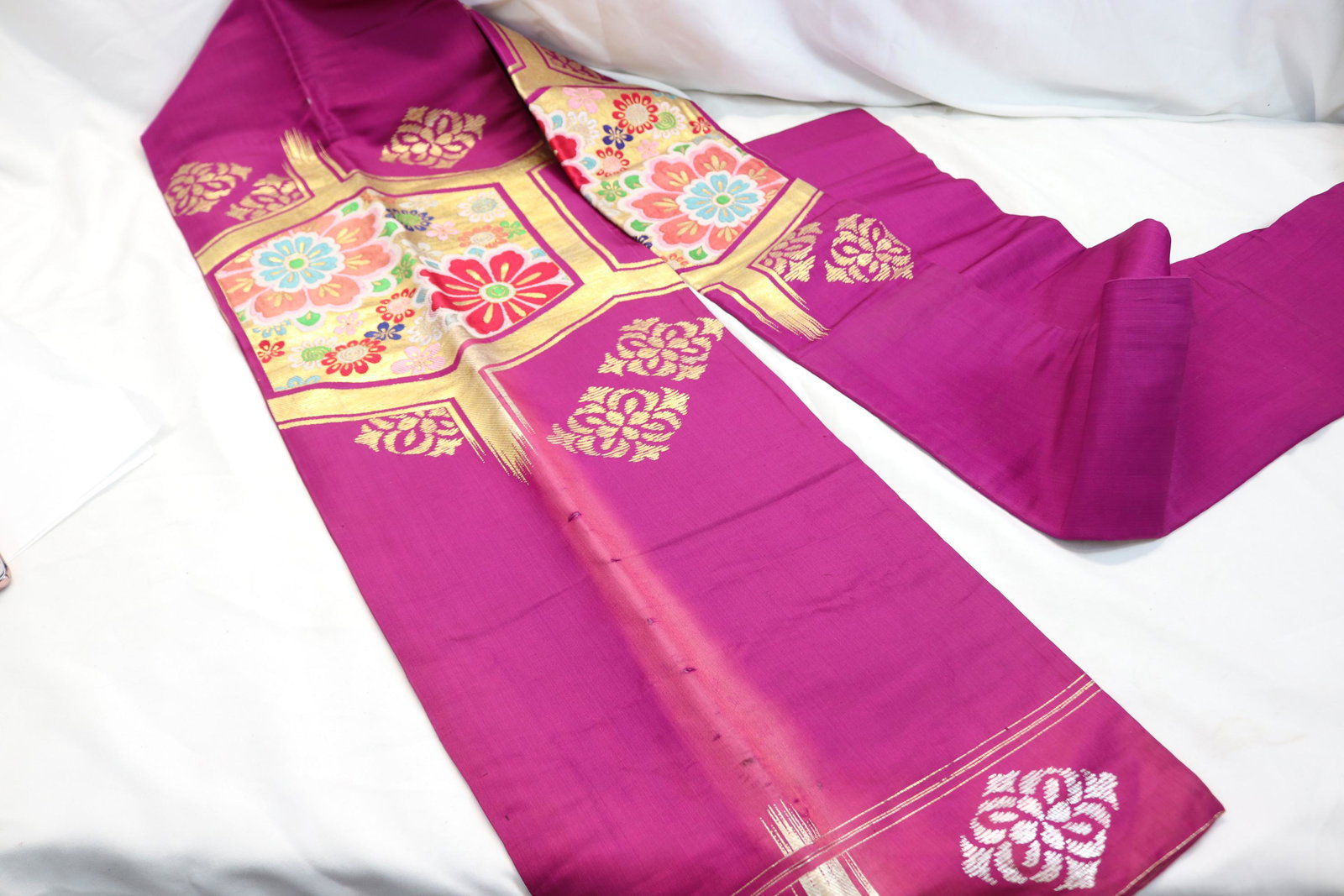 Vintage Purple Silk Brocade Obi: approx. 124 inches long, some fade and silk fray, see photo's