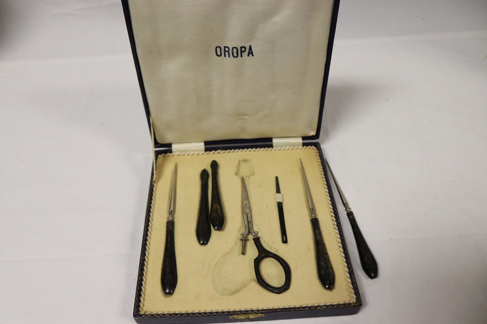 Antique Sewing Kit in Original Case (1 of 5)