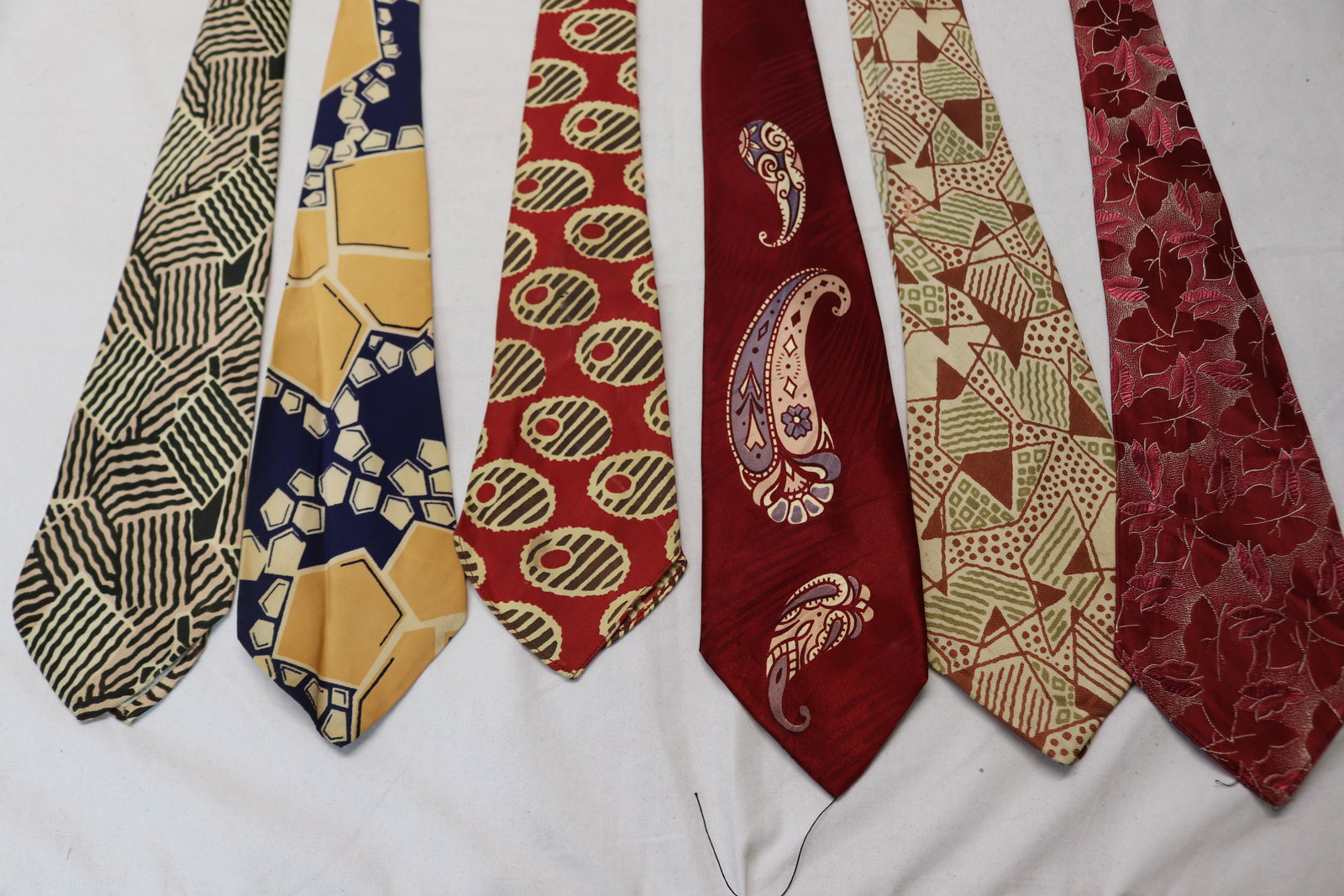 Lot of 6 Men's Vintage Ties (1 of 17)