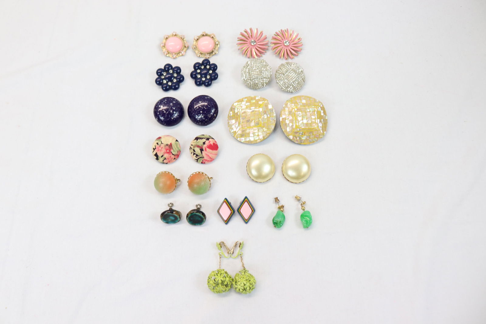 Lot of 13 Pair of Vintage Earrings, Various Materials (1 of 6)