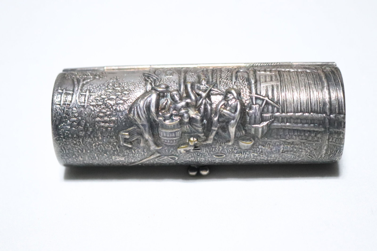 Small Round Silver Purse/Container: approx. 3 1/2 long, see photo's