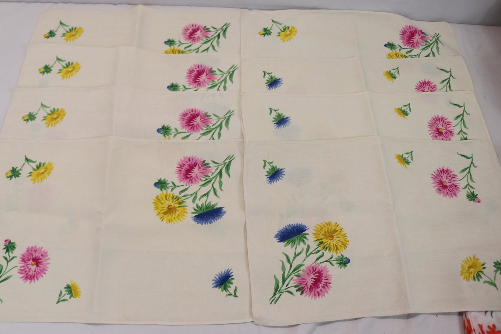 Set of 8 Vintage 1950's Printed linen Placemats: see photo's, some cleaning needed