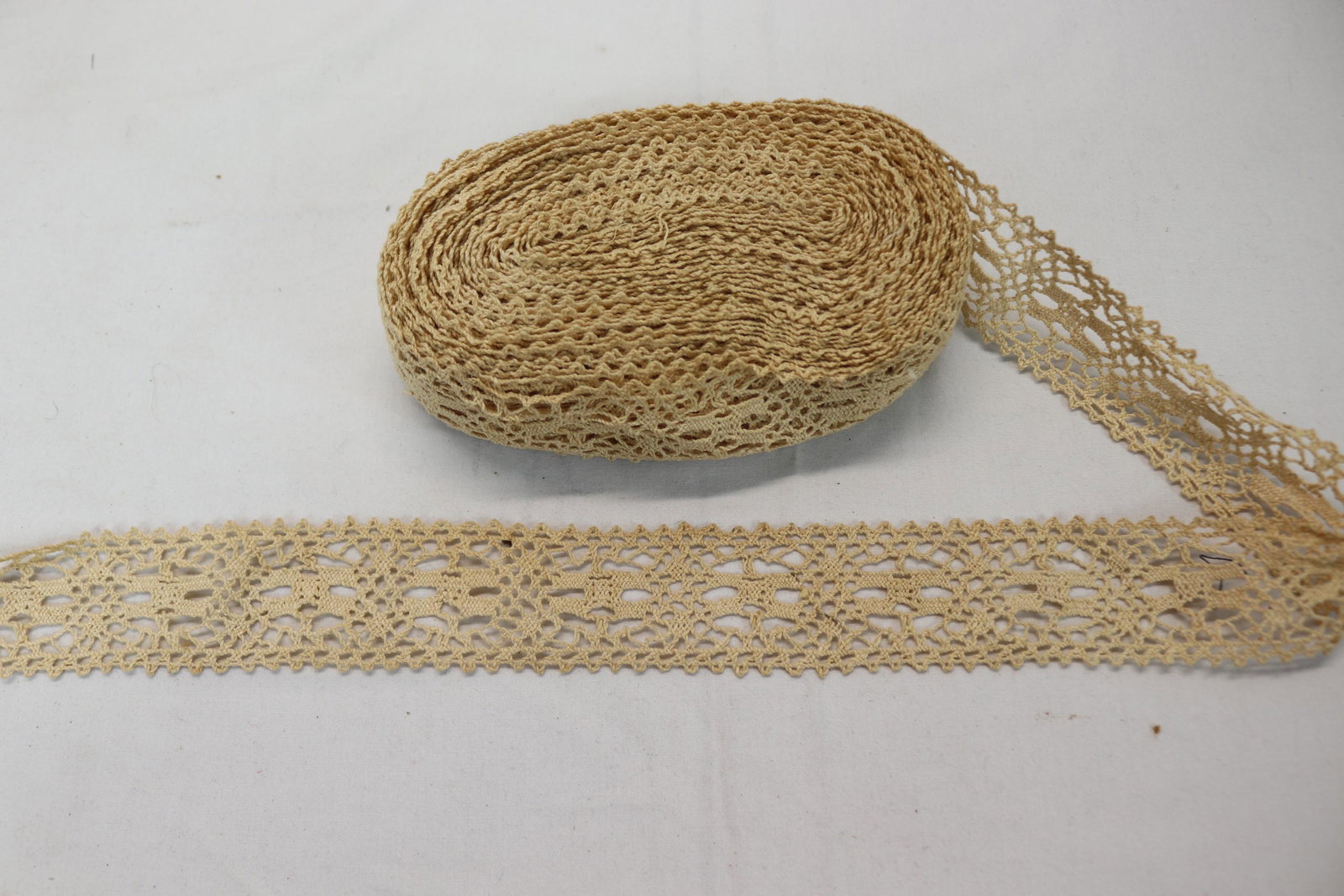 Vintage Crochet Trim, 14 plus yards: see photo's
