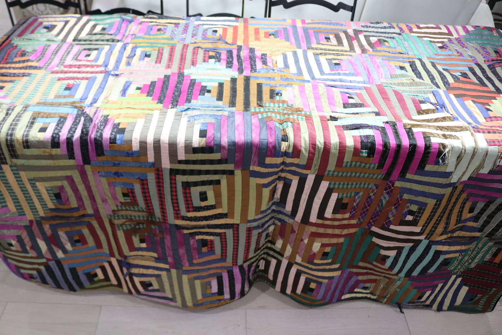 Antique Victorian Log Cabin Quilt: approx. 64 x 74, some fabric fray on front and back, see photo's