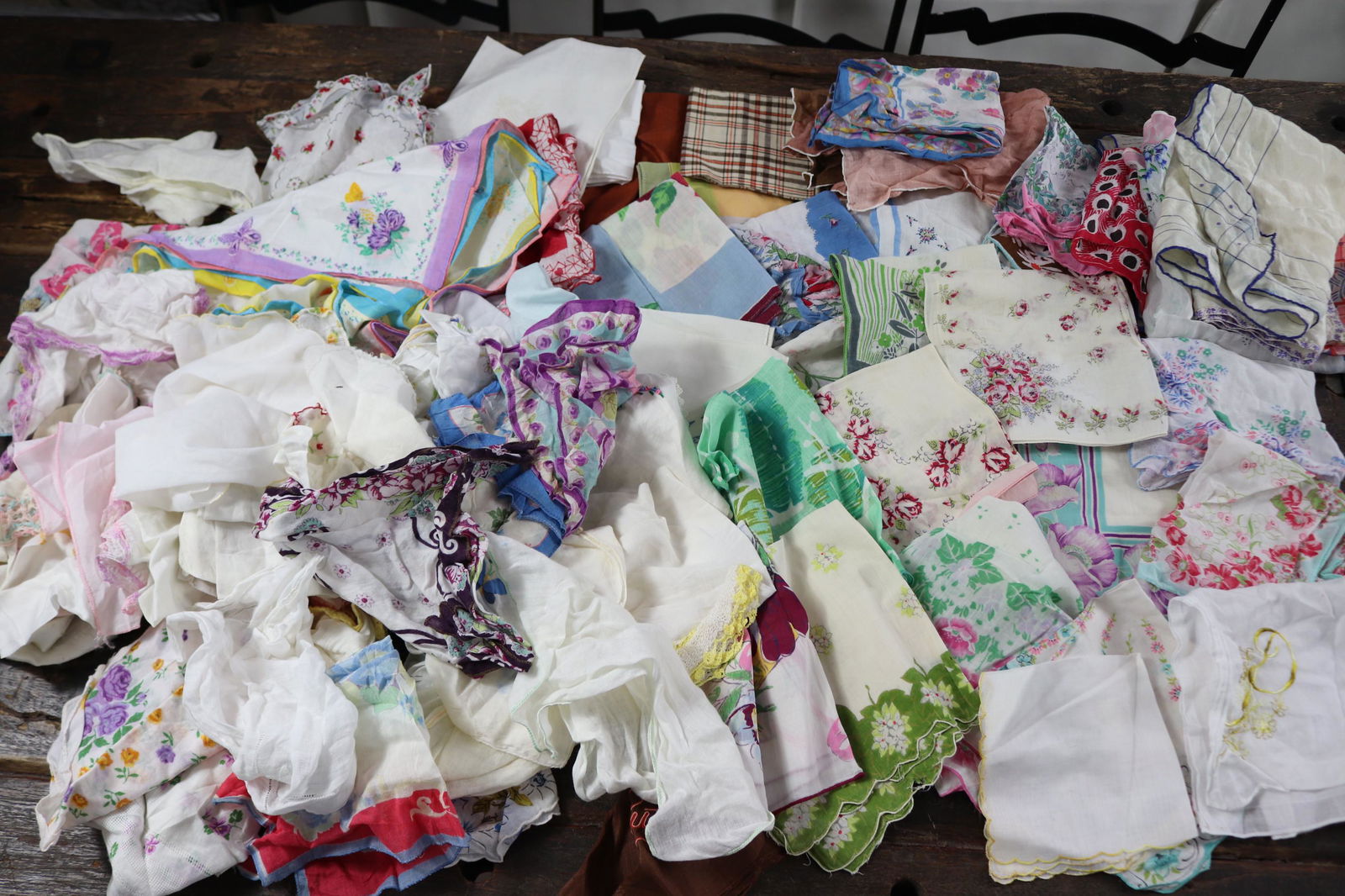 Huge Lot of Vintage Hankies, Printed, Crochet, Embroidered, Men's & Ladies (1 of 6)