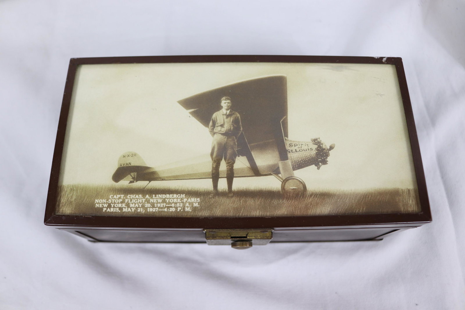 Antique 1927 Capt. Chas. A Lindbergh Hinged Locking Box with Mirror Inside, no key: PLEASE LOOK AT PHOTO'S FOR ANY DAMAGES AND MEASUREMENTS