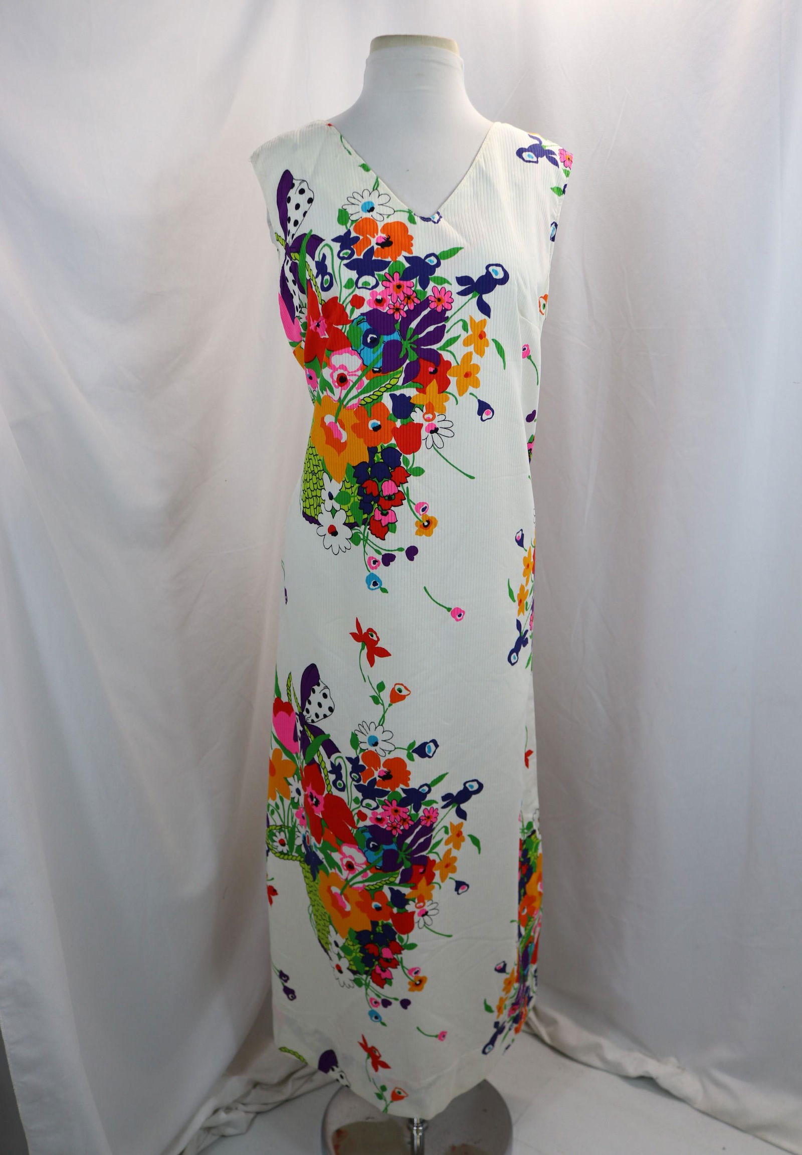 Vintage 1960's Ribbed Cotton Flower Basket Maxi Dress (1 of 5)