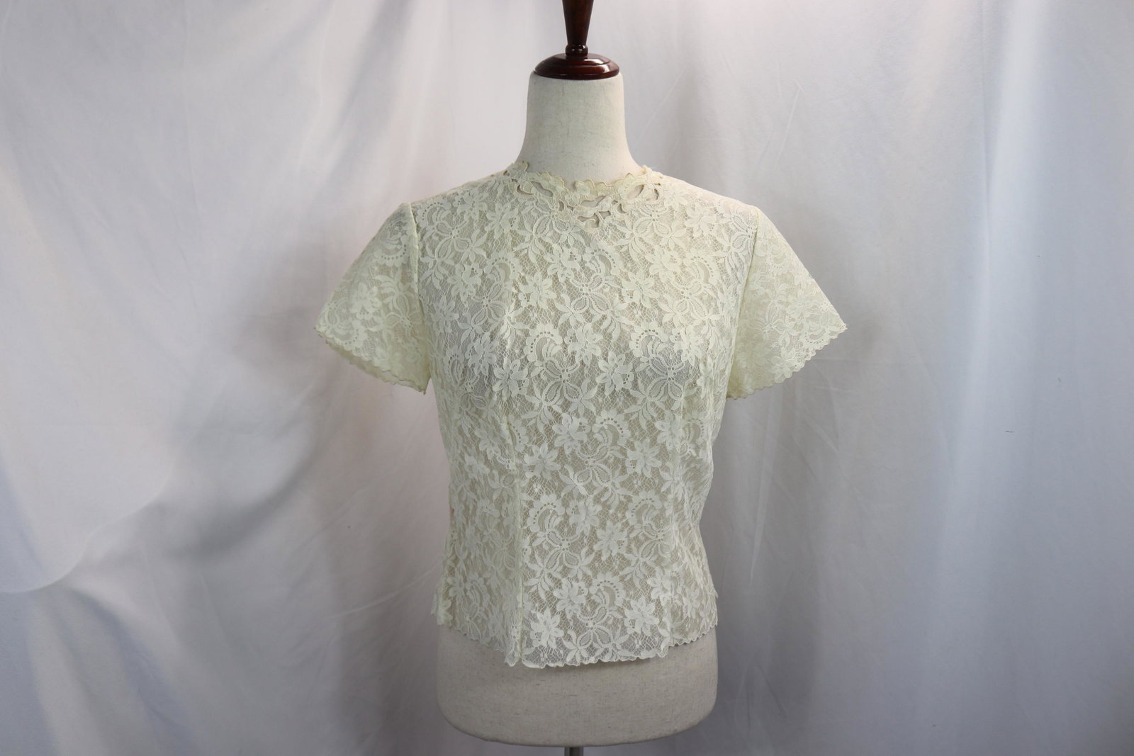 Vintage 1940's Blouse de Jour Lace Blouse: approx. 36 bust, 30 waist, good condition, see photo's