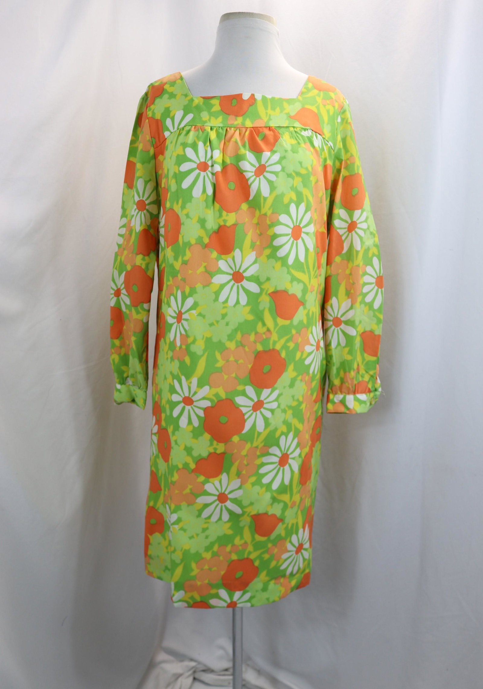 Vintage 1960's Green , Yellow & Orange Floral Print Smock Dress: approx. 40 bust, 38 waist, good condition, see photo's