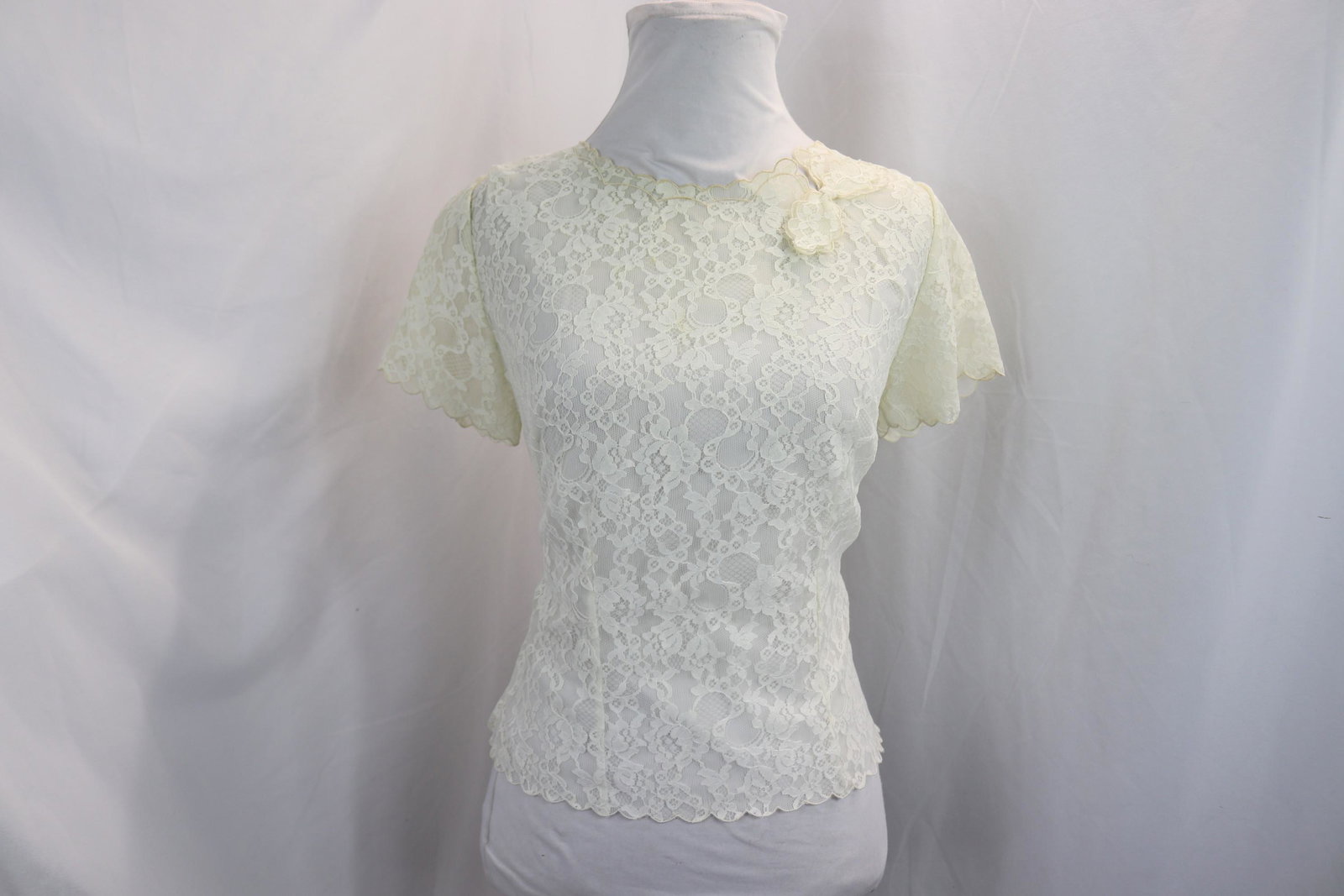 Vintage 1940's Blouse de Jour Lace Blouse: approx. 36 bust, 32 waist, good condition, see photo's