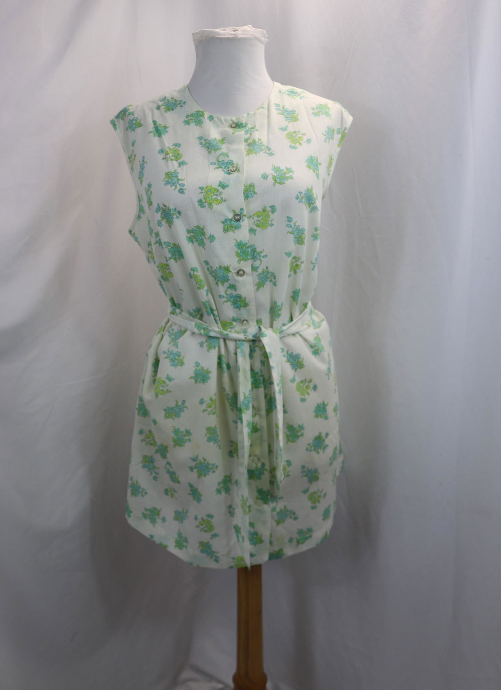 Vintage 1960's Bradley Blue Floral Cotton House Dress with Tie Belt (1 of 19)