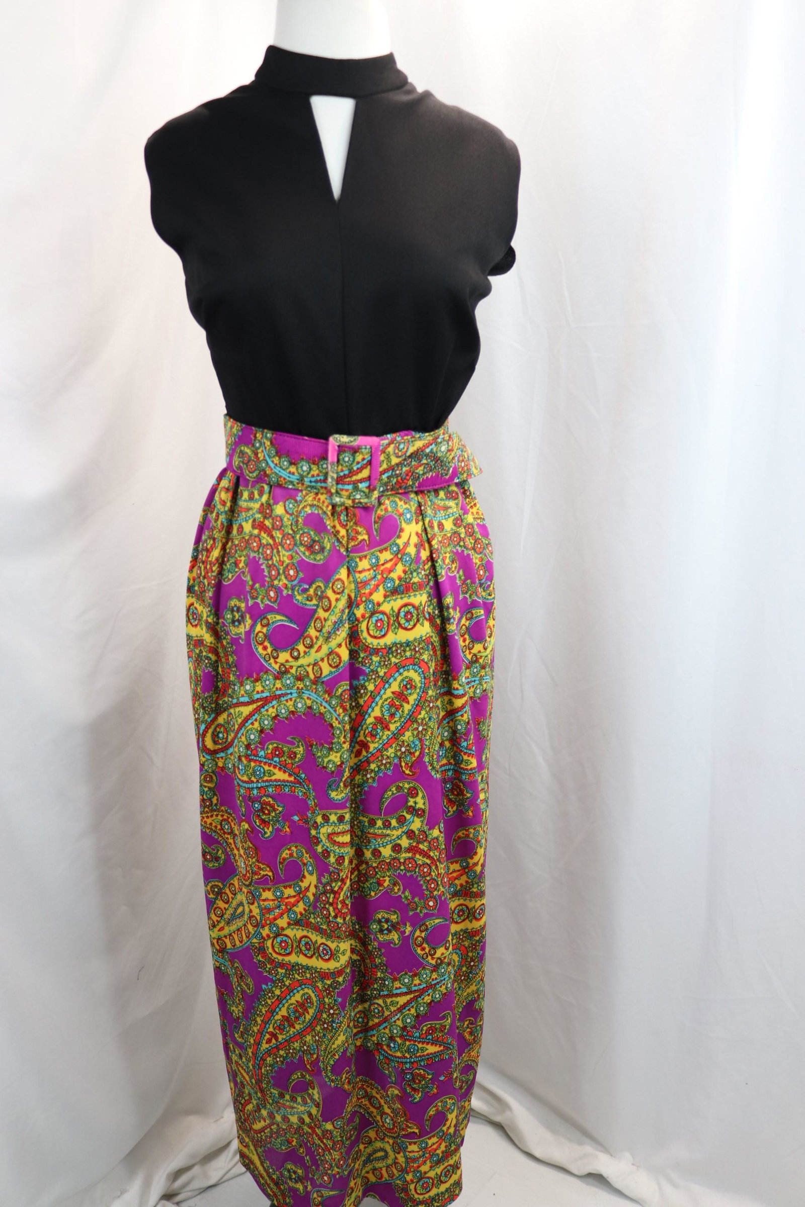Vintage 1960's Black Bodice & Colorful Paisley Skirt Maxi Dress: approx. 40 bust, 30 waist, has matching belt, good condition, see photo's