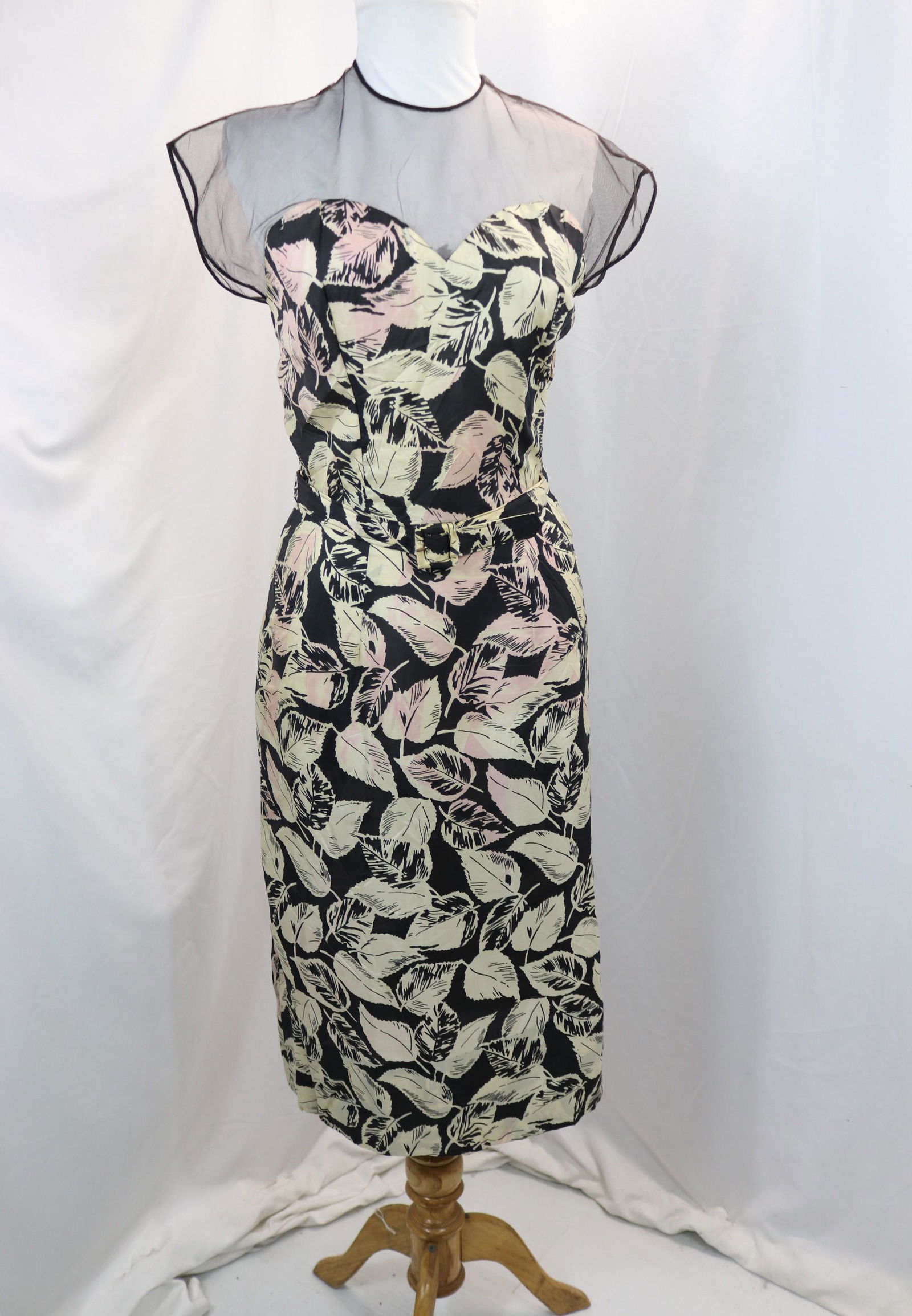 Vintage 1940's Black & White Silk Leaf Pattern Sheath Dress (1 of 12)