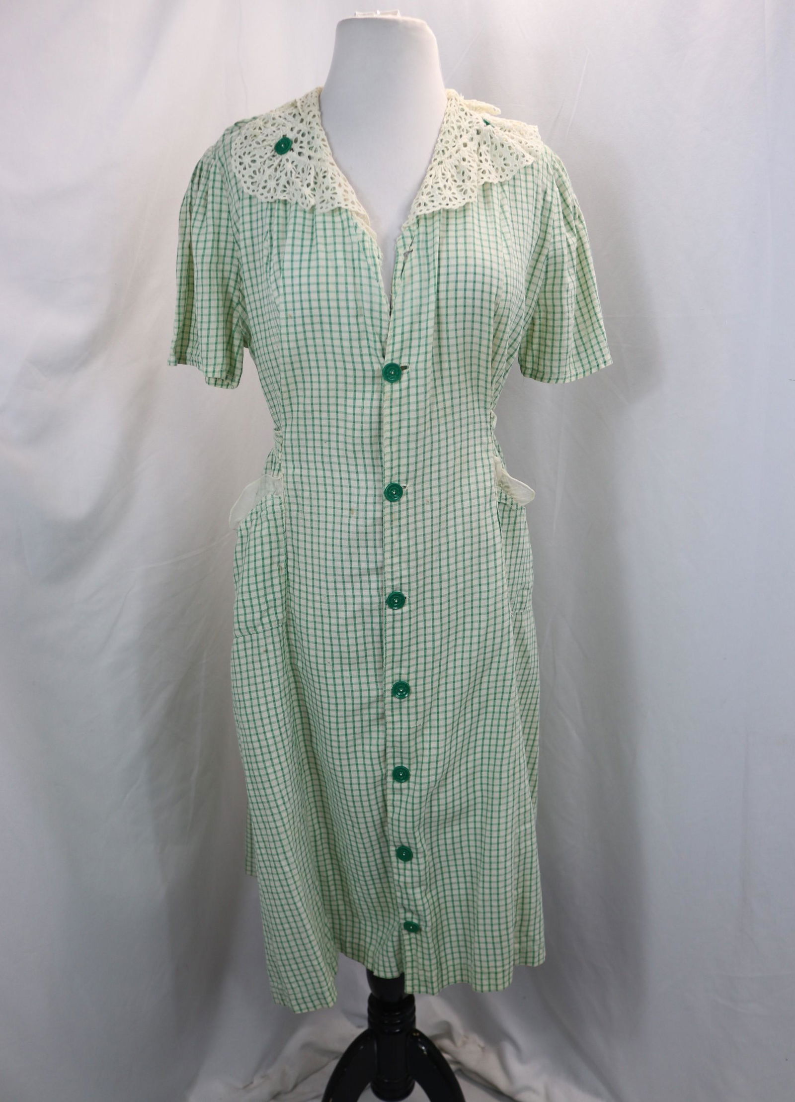 Vintage 1930/40's Green Block Print Cotton House Dress: approx. 44 bust, 38 waist, missing a button, small stains, and hole, see photo's