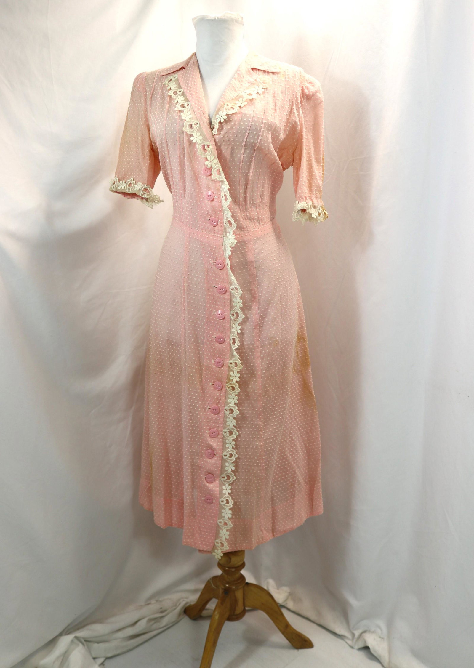 Vintage 1930's Pink Swiss Dot Cotton Day Dress with Lace Trim: approx. 41 bust, 34 waist, some stains, see photo's