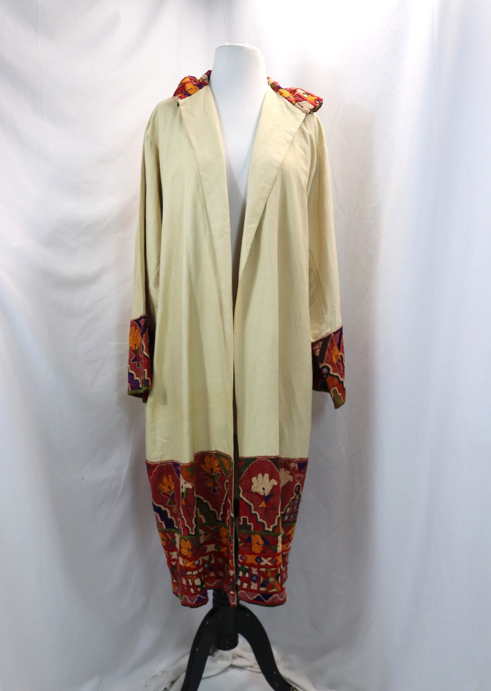 Vintage 1920's Tan Silk Duster with India Embroidery & Mirrors: approx.. 44 bust, good condition, see photo's