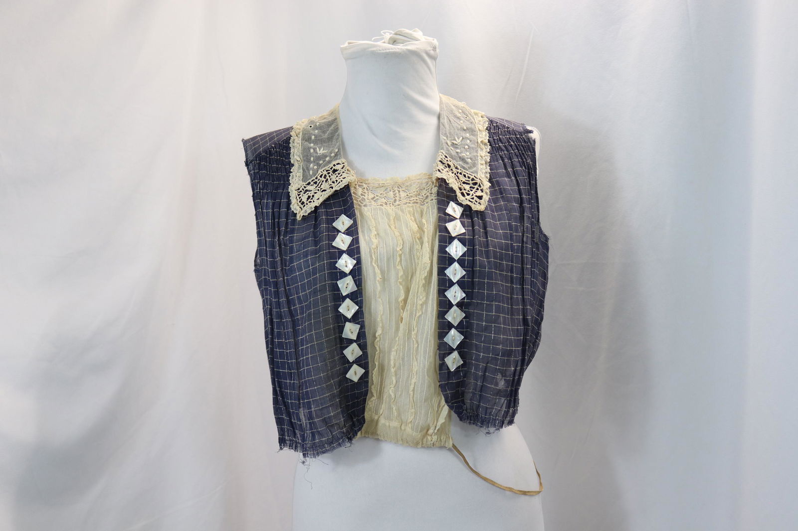 Vintage 1920's Blue Cotton & Lace Blouse with Mother of Pearl Buttons (1 of 8)