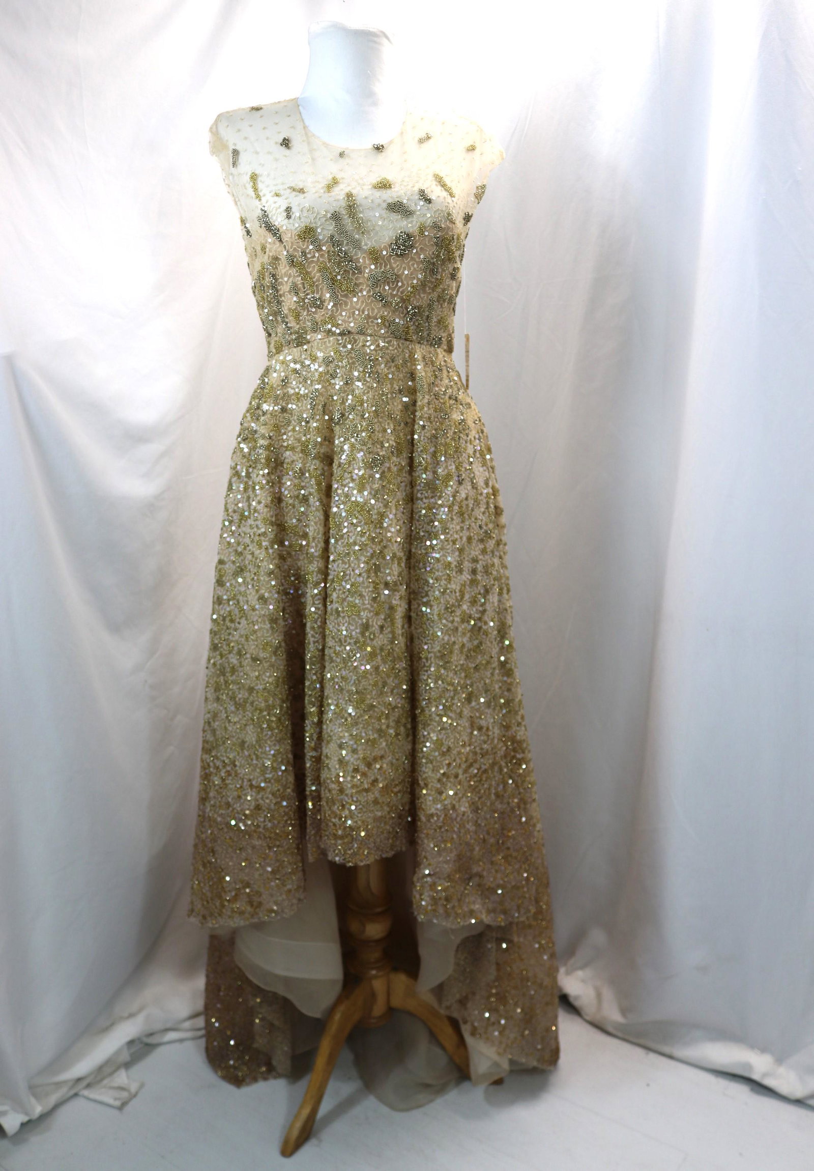 Vintage Lorena Sarbu Gold High Low Gown: approx. 30 bust, 28 under bust, says sold as is, but I don't see what's wrong, very heavy, see photo's