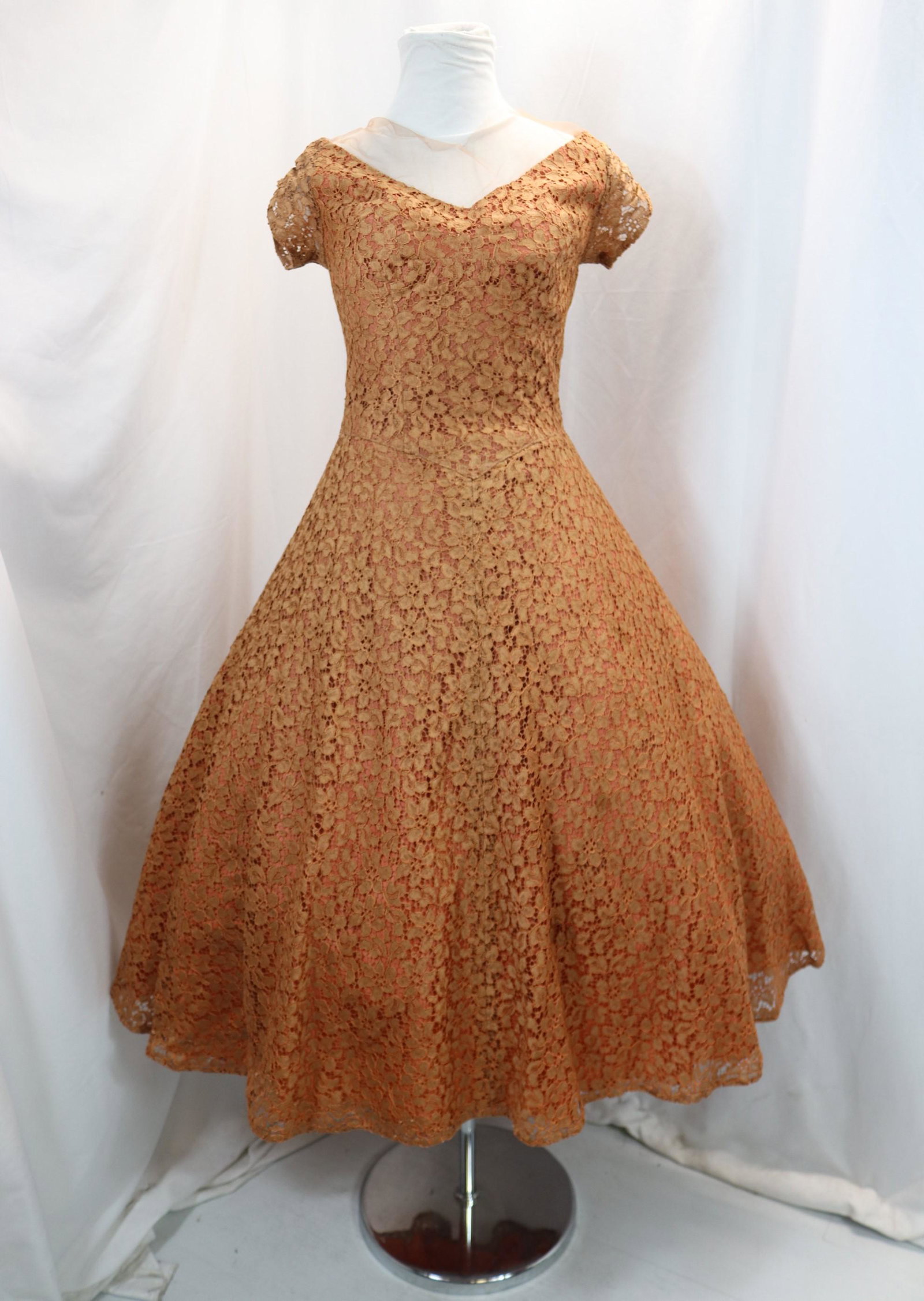 Vintage 1950's Melania Rust Color Lace Fit & Flare Sweet Heart Bodice Party Dress: approx. 34 bust, 26 waist, good condition with a little discoloration on cap sleeveless, see photo's