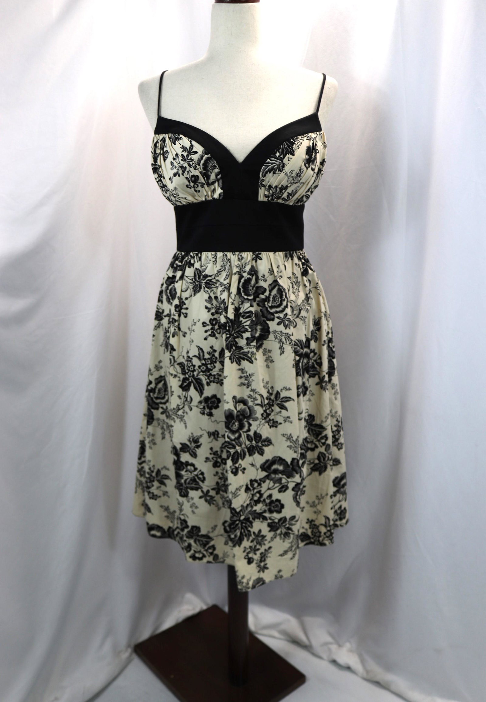 Vintage OC OC Black Floral Cotton Spaghetti Strap Dress: approx. 38 bust, 30 waist, good condition, see photo's