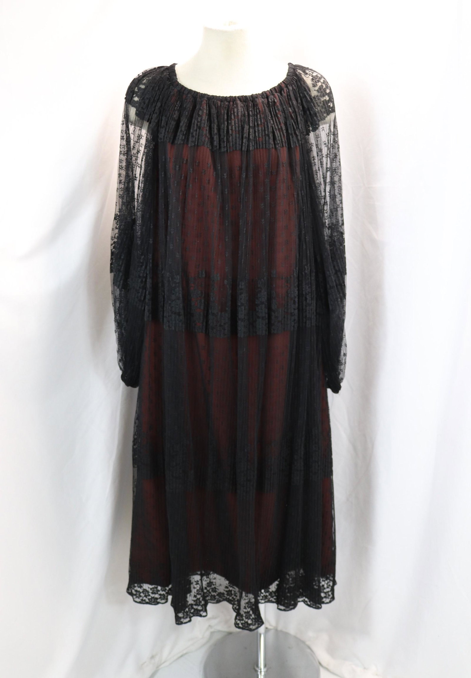 Vintage 1960's Black Lace Tent/Moo-Moo Style Dress: approx. 42 bust, good condition, see photo's