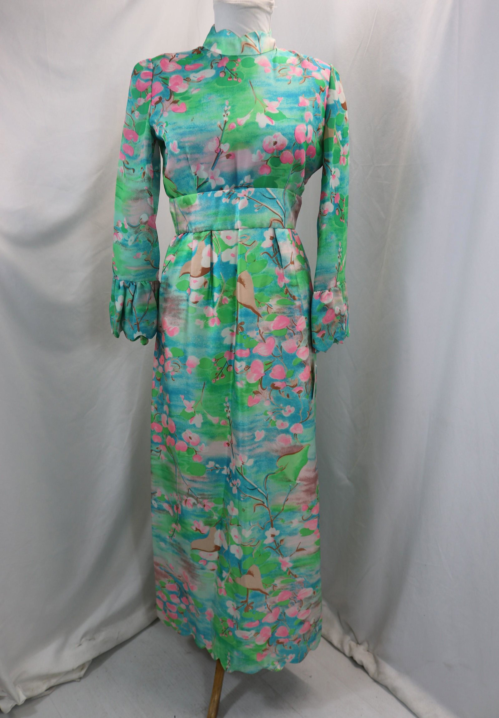 Vintage 1960's Floral Silk Maxi Dress with Scalloped Edges: approx. 36 bust, 28 waist, good condition, see photo's