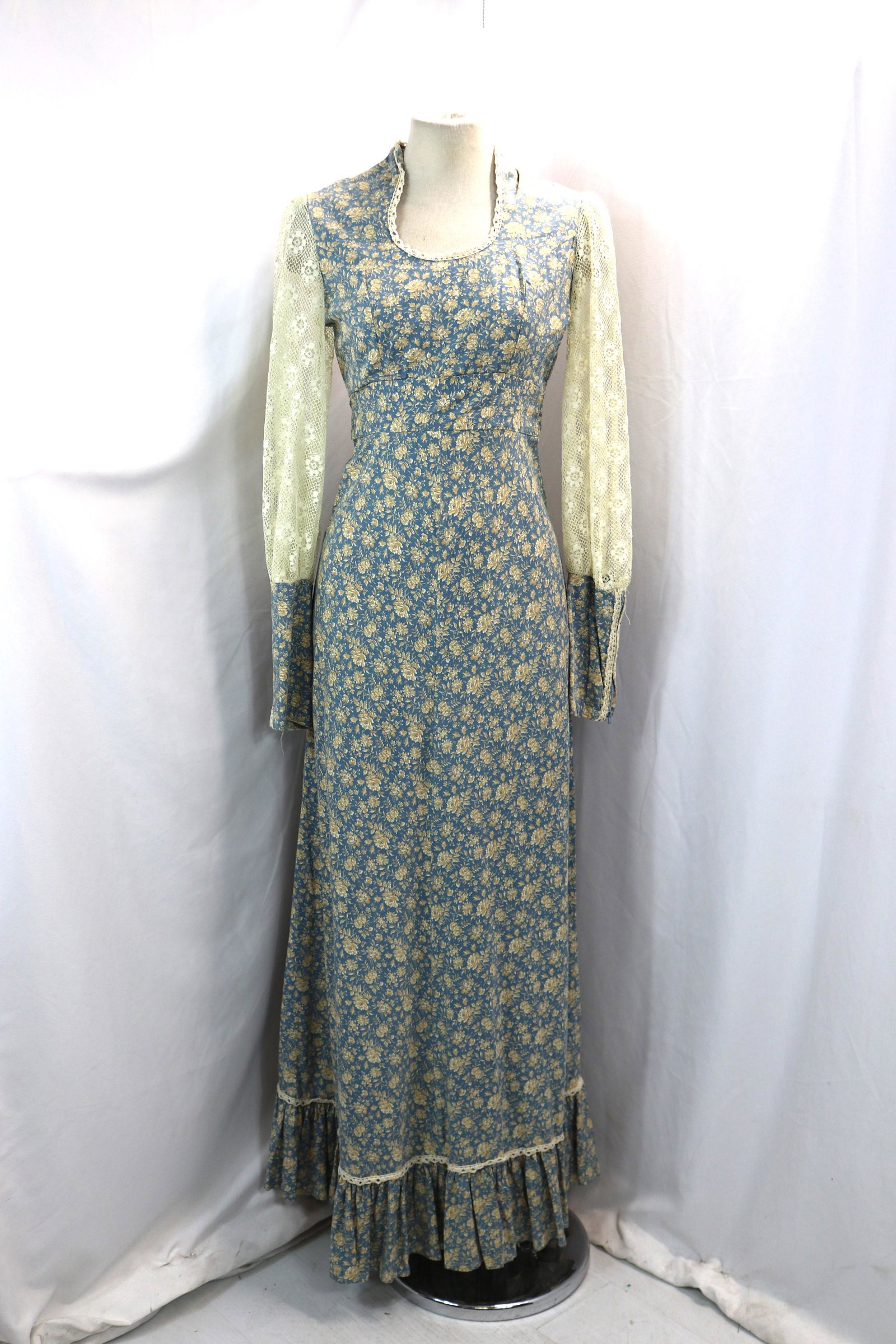 Vintage 1970's Blue Floral Cotton & Lace Maxi Dress, Gunne Sax Style: approx.34 bust, 25 waist, good condition, see photo's