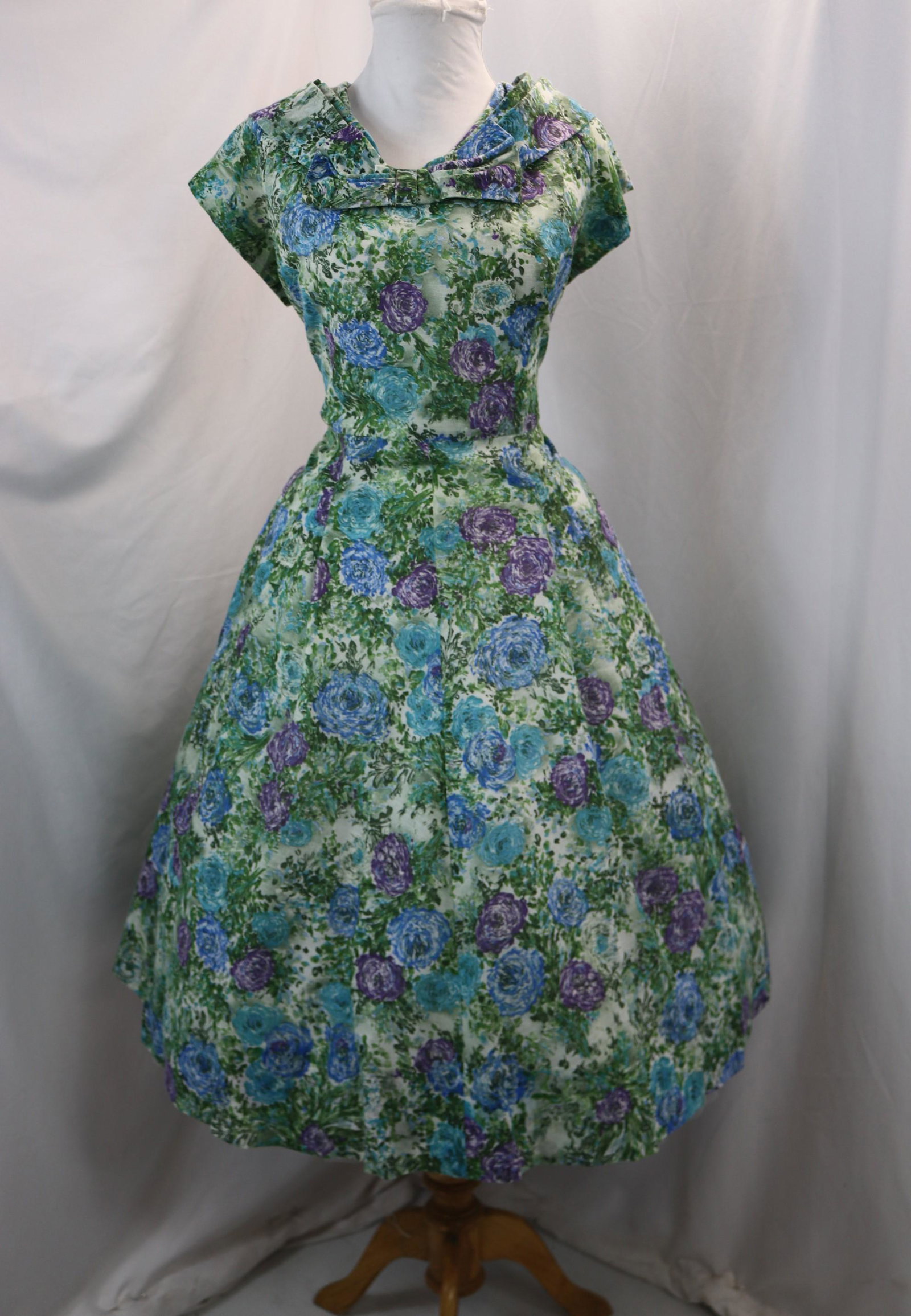 Vintage 1960's Blakely Fashions Blue Floral Dress: approx. 46 bust, 36 waist, good condition, see photo's