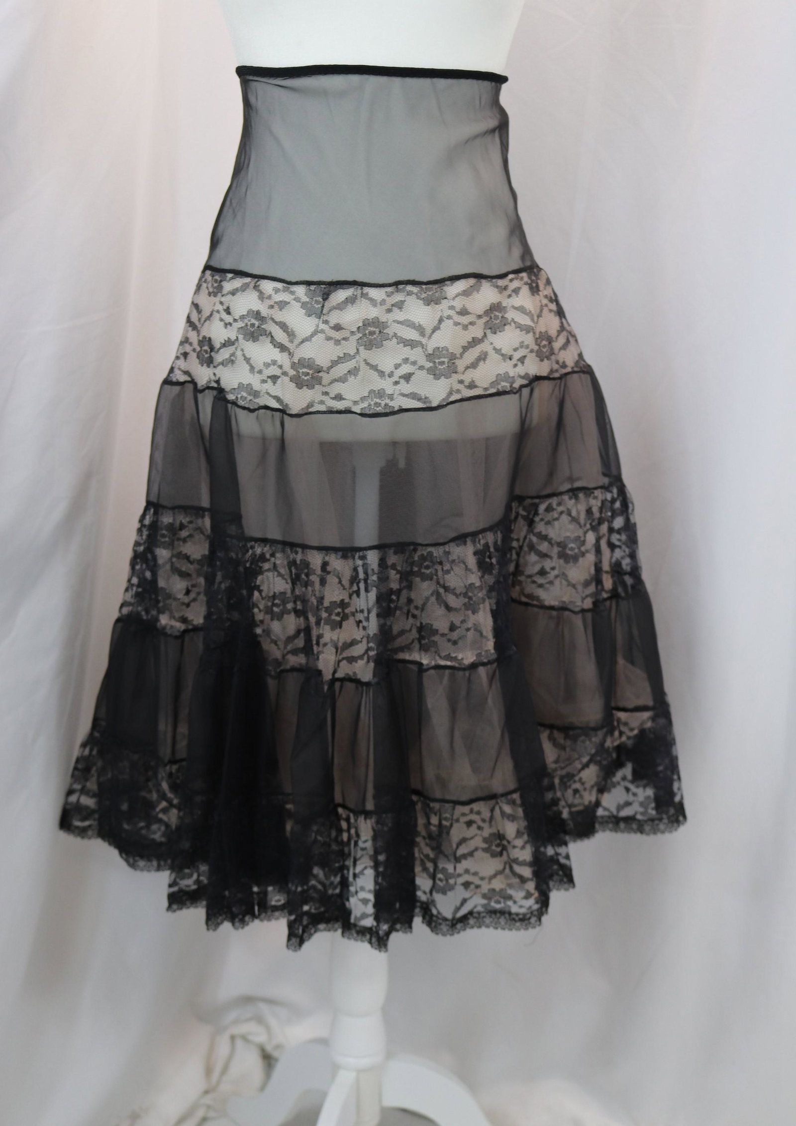 Vintage 1950's Gabrielle Black Nylon & lace Crinoline Half Slip: approx. up to 40 waist, elastic needs replacing, see photo's