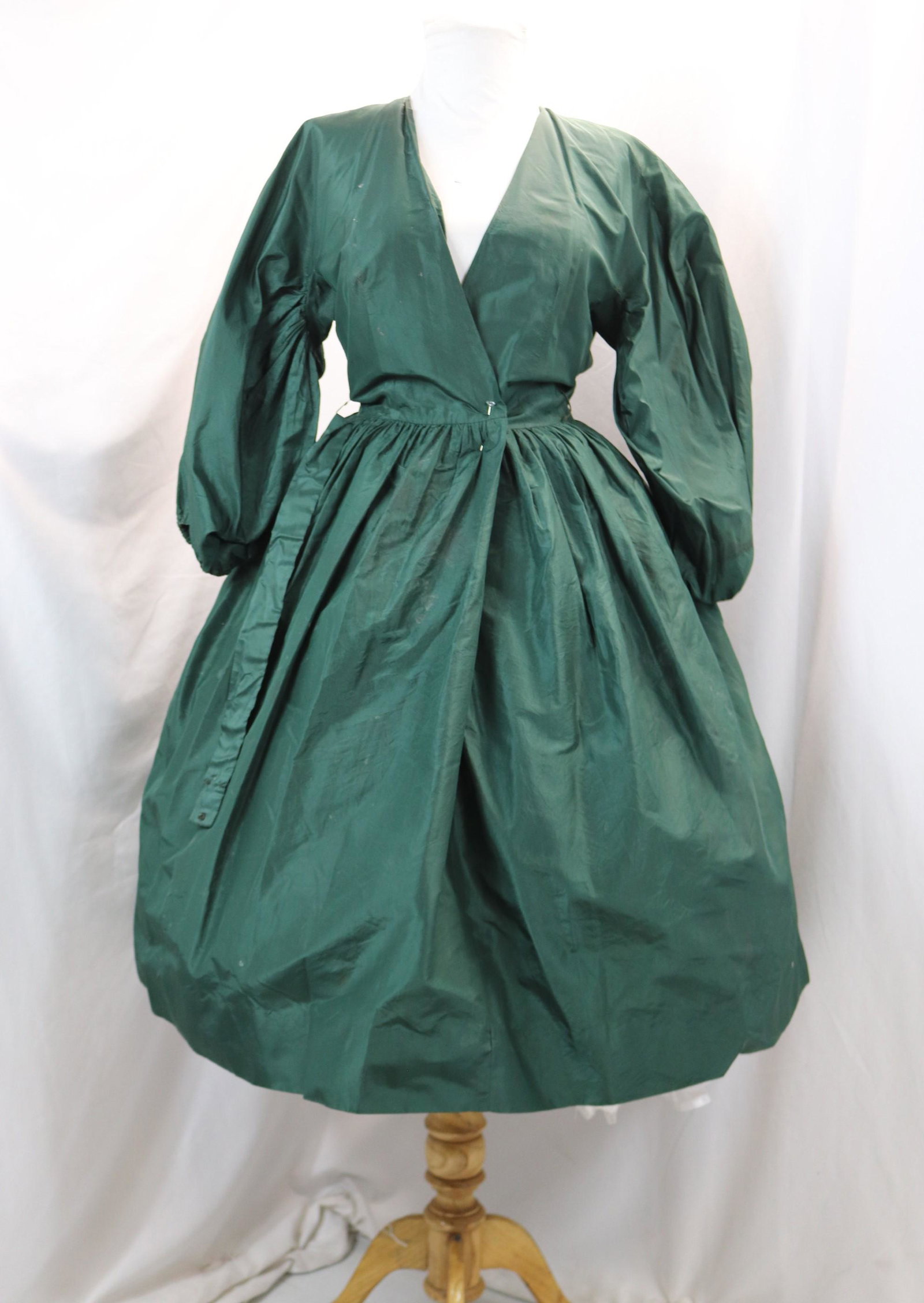 Vintage 1950's Richilene Emerald Green Silk Taffeta Wrap Style Party Dress: approx. 38 bust, 28 waist, some white spots that will clean off, see photo's