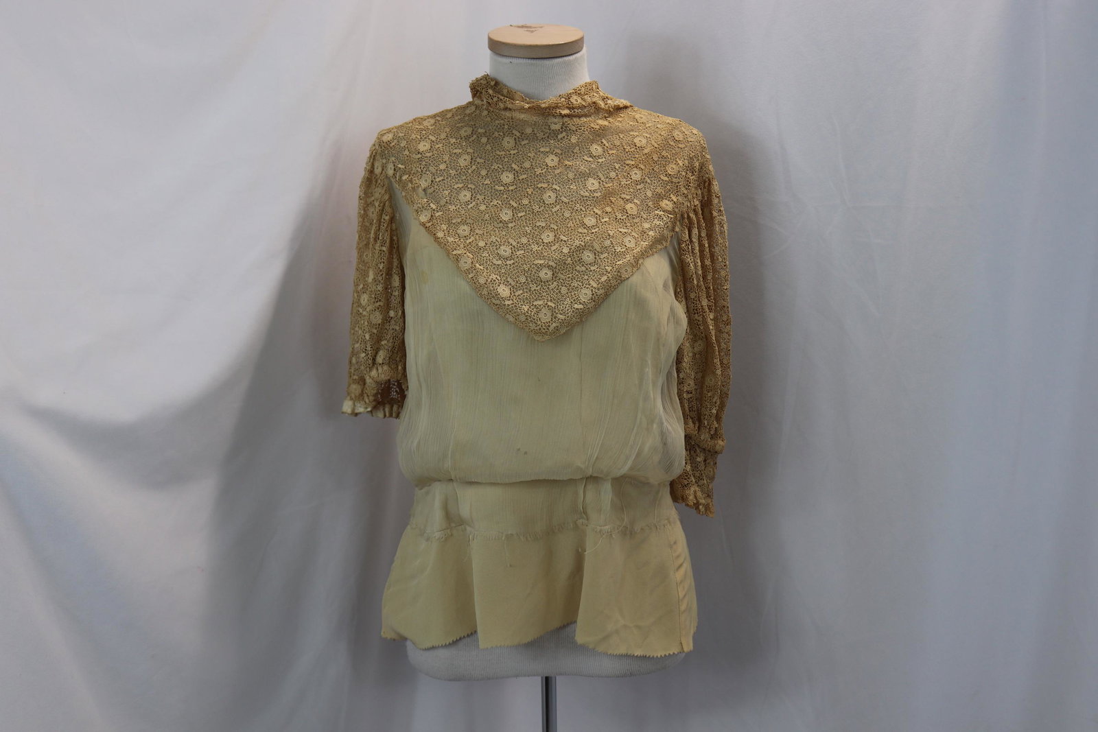 Vintage 1920's Silk & Lace Blouse: approx. 34 bust, some small holes in silk and lace, see photo's